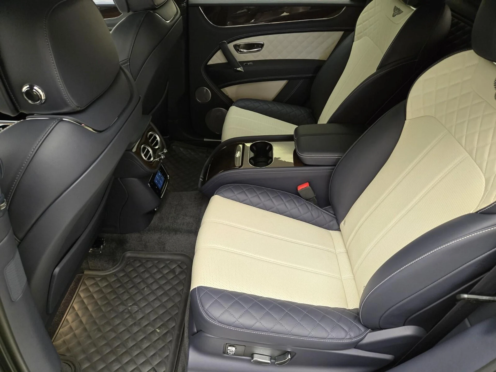 mph019_1657736900_Used_2018_Bentley_Bentayga_1760597631_9581f04ebe