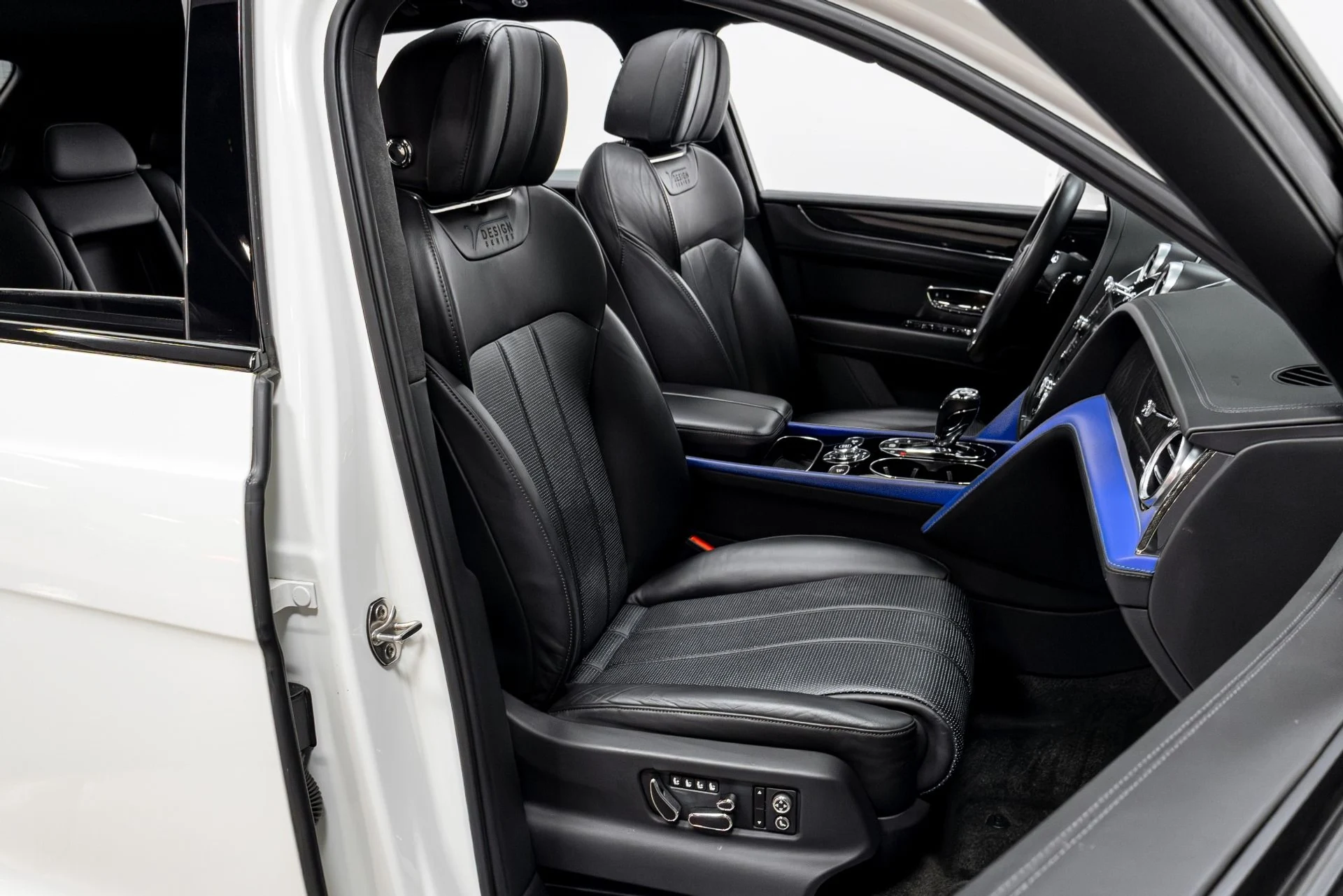 mph019_167015929_Used_2020_Bentley_Bentayga_V8_1770245140_9178a7f9d8