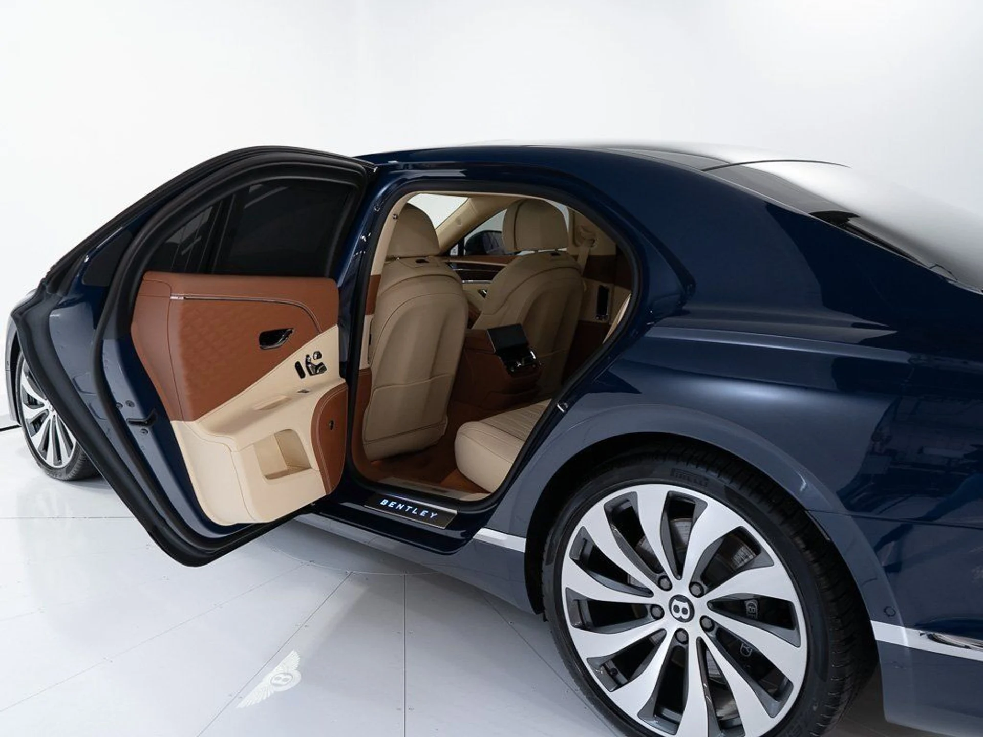 mph019_1680828552_8f80ba052f1554ef80ebb3c41647e6f5_a71e8f5c19