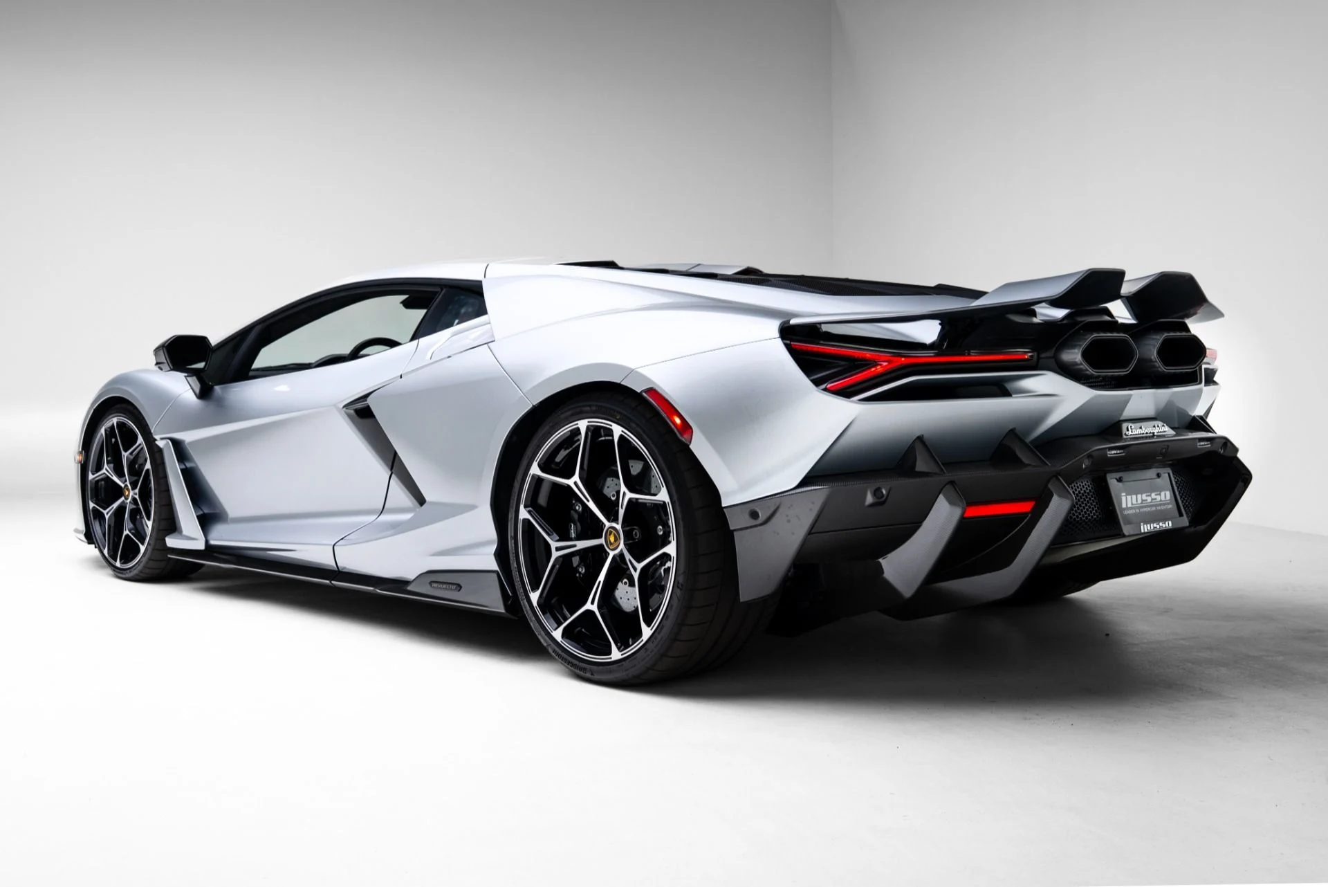 mph019_1699087853_Used_2025_Lamborghini_Revuelto_1770663111_21af55039d