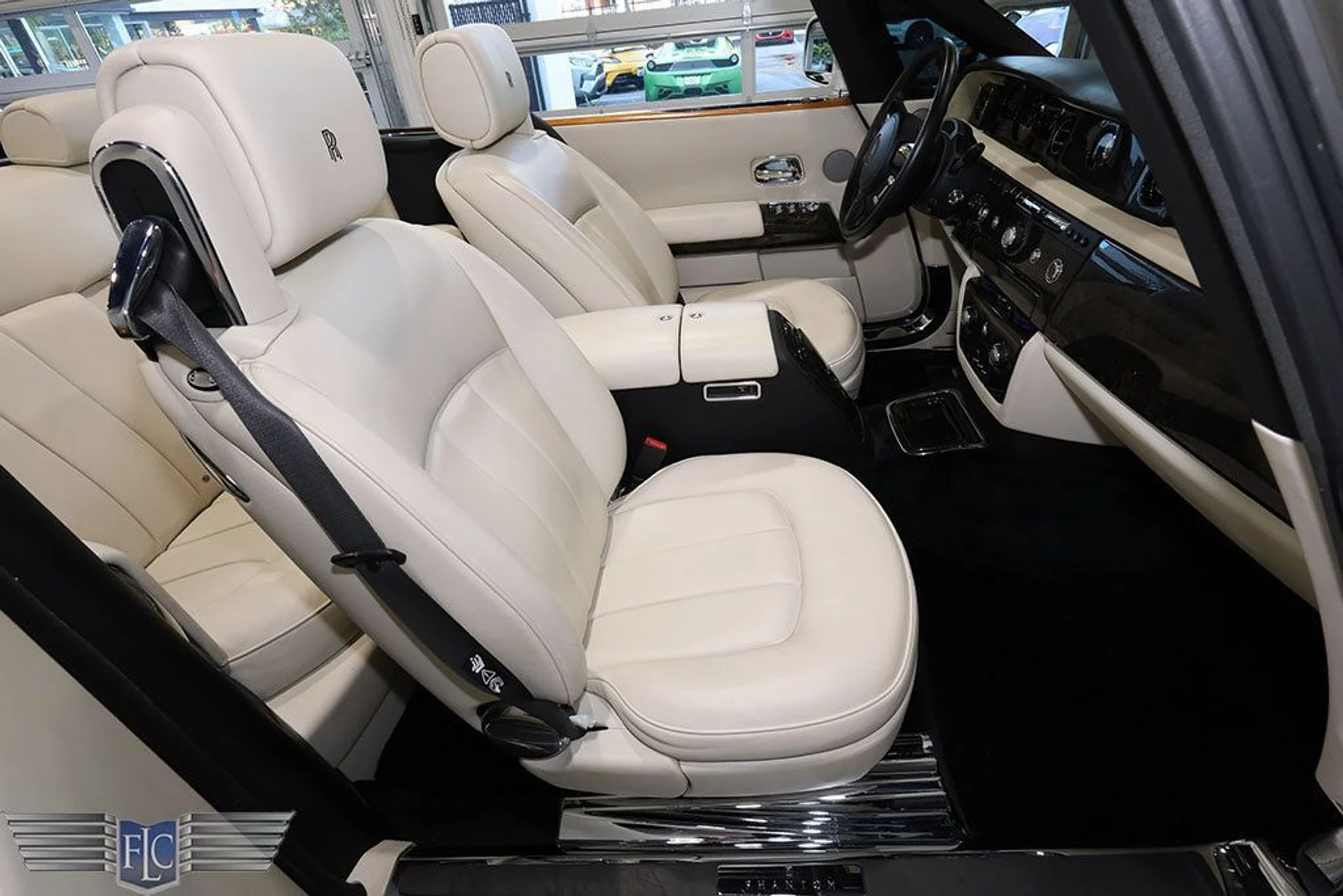 mph019_1710151877_used_2013_rolls_royce_phantom_drophead_coupe_9689_22223521_20_1024_e03d294703