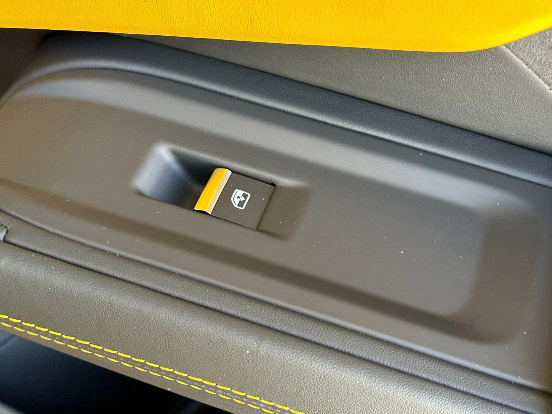 mph019_1719648888_New_2024_Lamborghini_Urus_S_1747424138_b1bee381c6