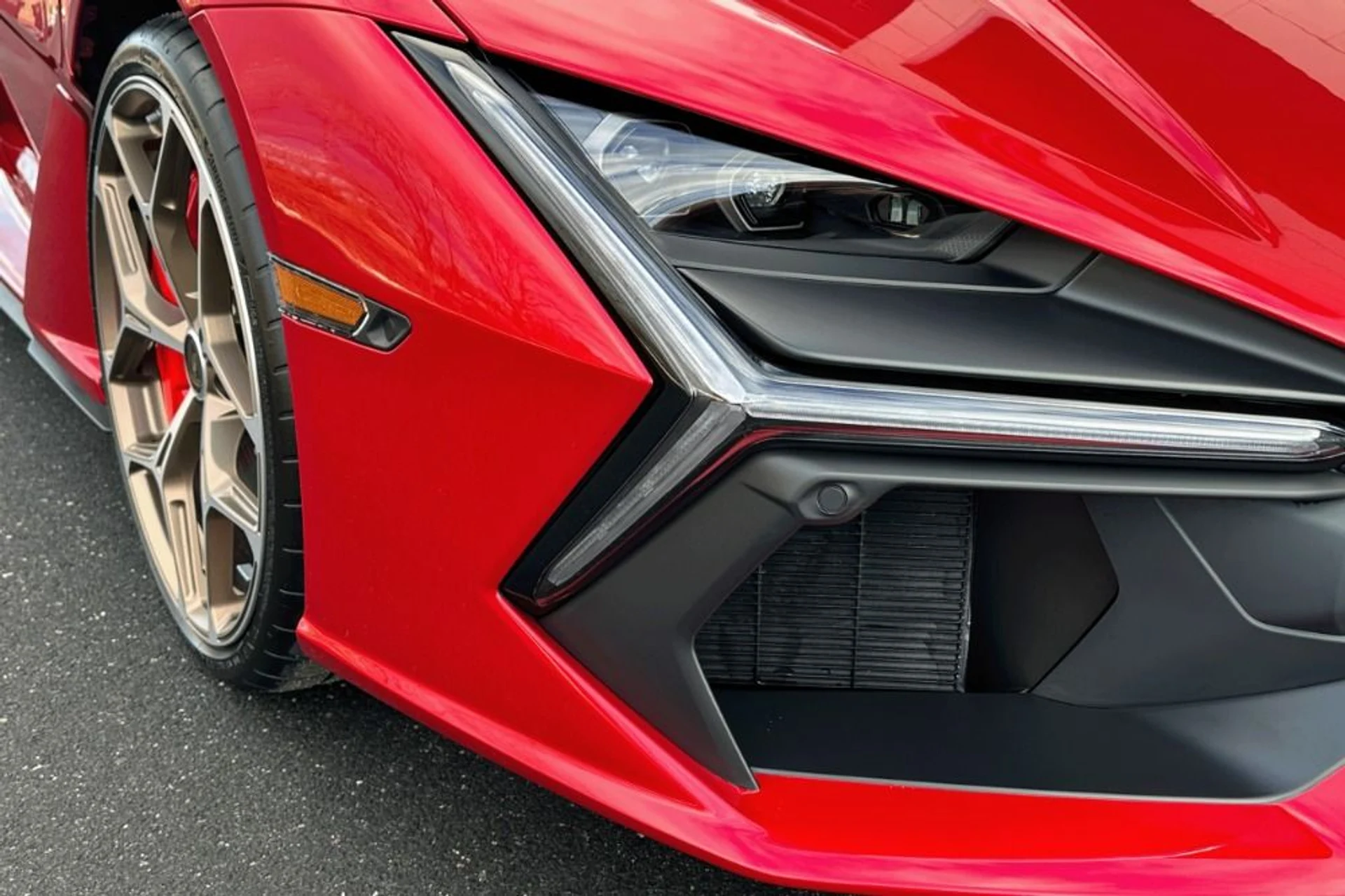 mph019_1727110115_New_2026_Lamborghini_Revuelto_1767896256_831b3c040c