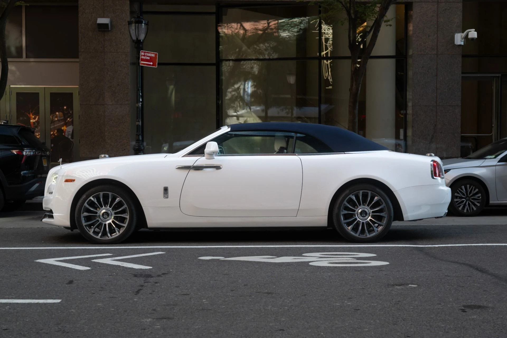 mph019_1727809058_Used_2018_Rolls_Royce_Dawn_1793292537_ae0be8645d