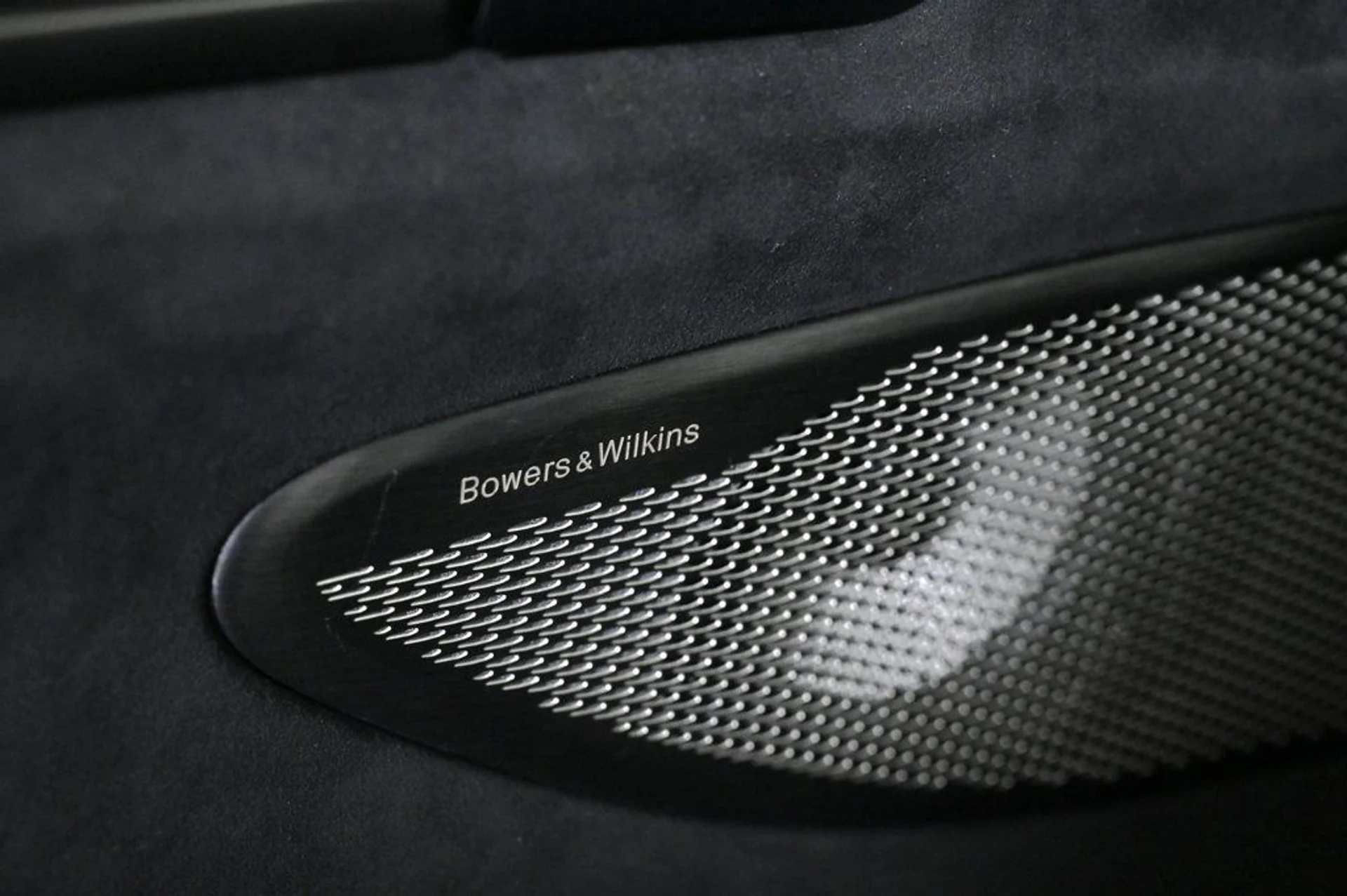 mph019_1729085744_new_2026_aston_martin_vantage_sroadster_11350_22964213_19_1024_9e1432a926