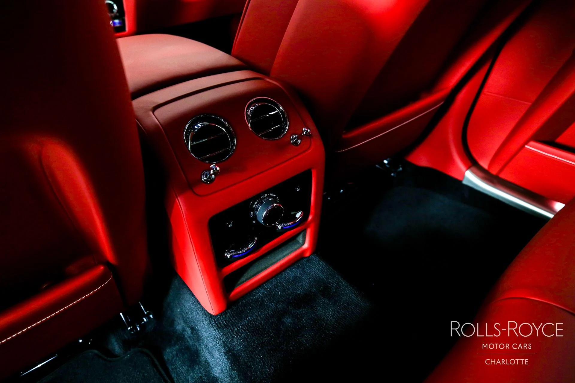 mph019_1729697591_Used_2024_Rolls_Royce_Ghost_1723672329_23a6531ecb