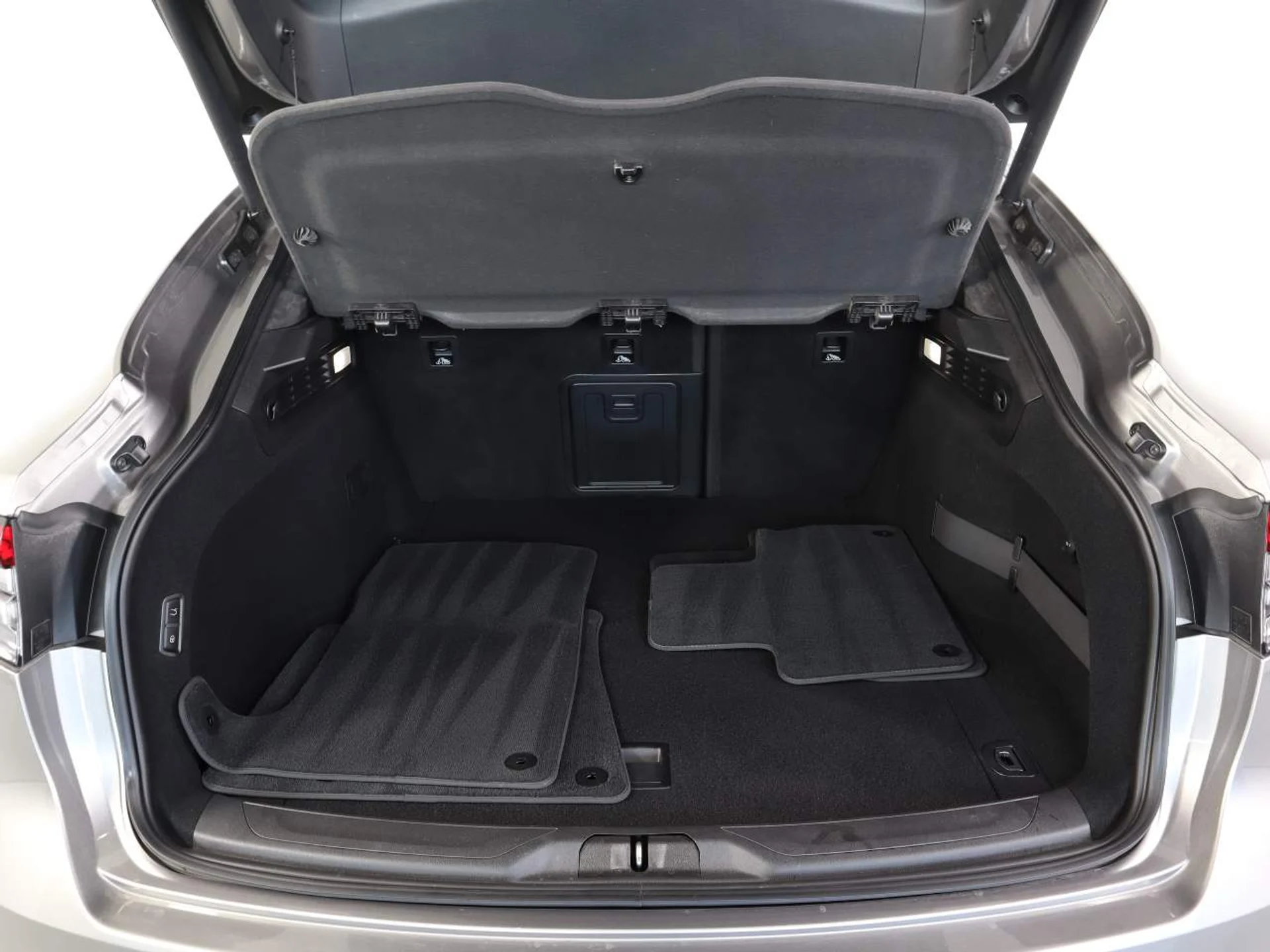 mph019_1739296332_e01f9b7a6173e3950fa92008ab91c690_5dfaf72798