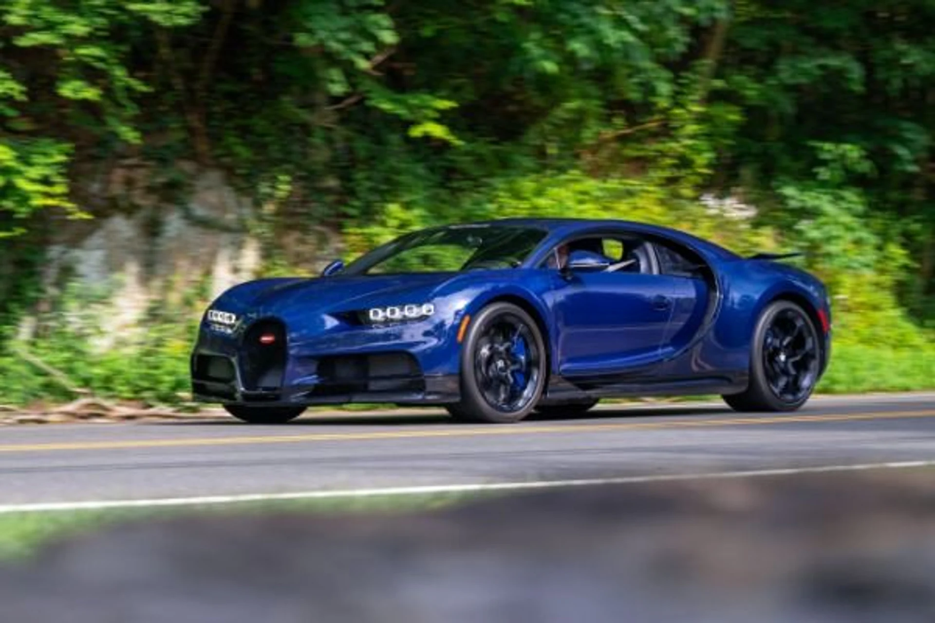 mph019_1739758509_Used_2018_Bugatti_Chiron_Chiron_4584954116