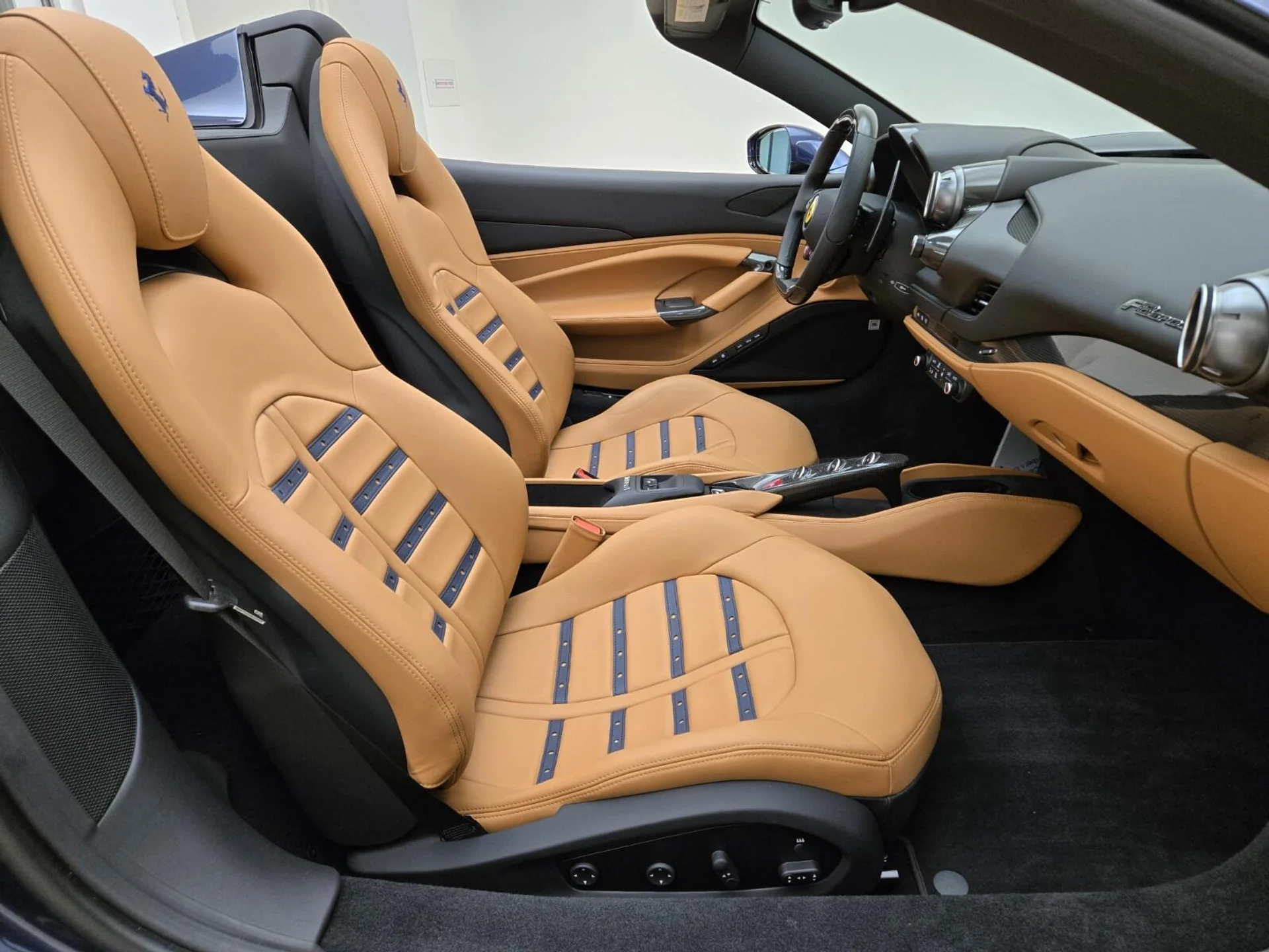mph019_1743778691_Used_2022_Ferrari_F8_Spider_1753250640_99b3ccbd4f