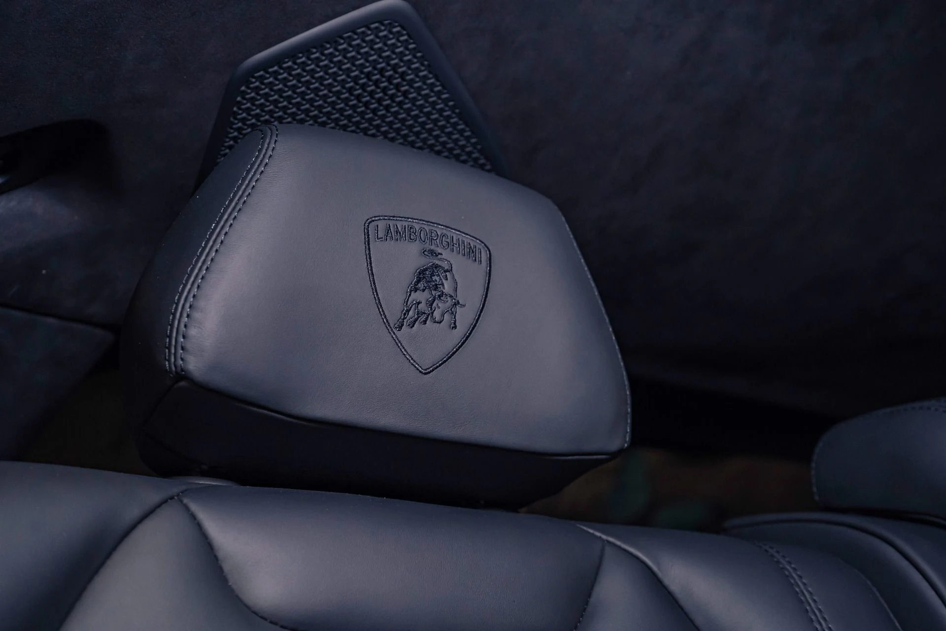 mph019_1745325492_Used_2019_Lamborghini_Urus_Full_Stealth_PPF_w_Bang_Olufsen_Advanced_Sound_1775662656_9a76d44195