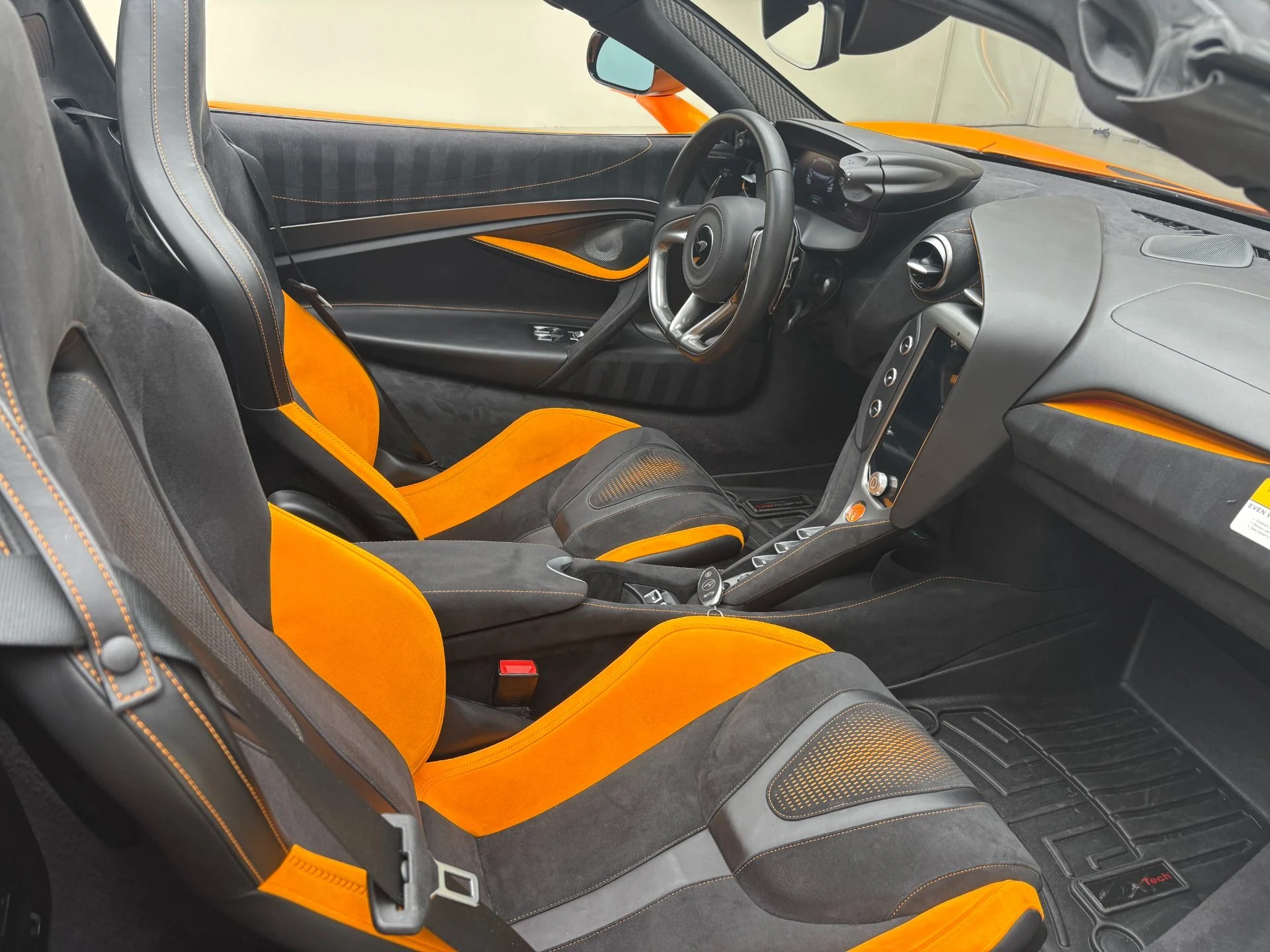 mph019_1751473592_Used_2025_Mc_Laren_750_S_Spider_1777582720_84627bbc79