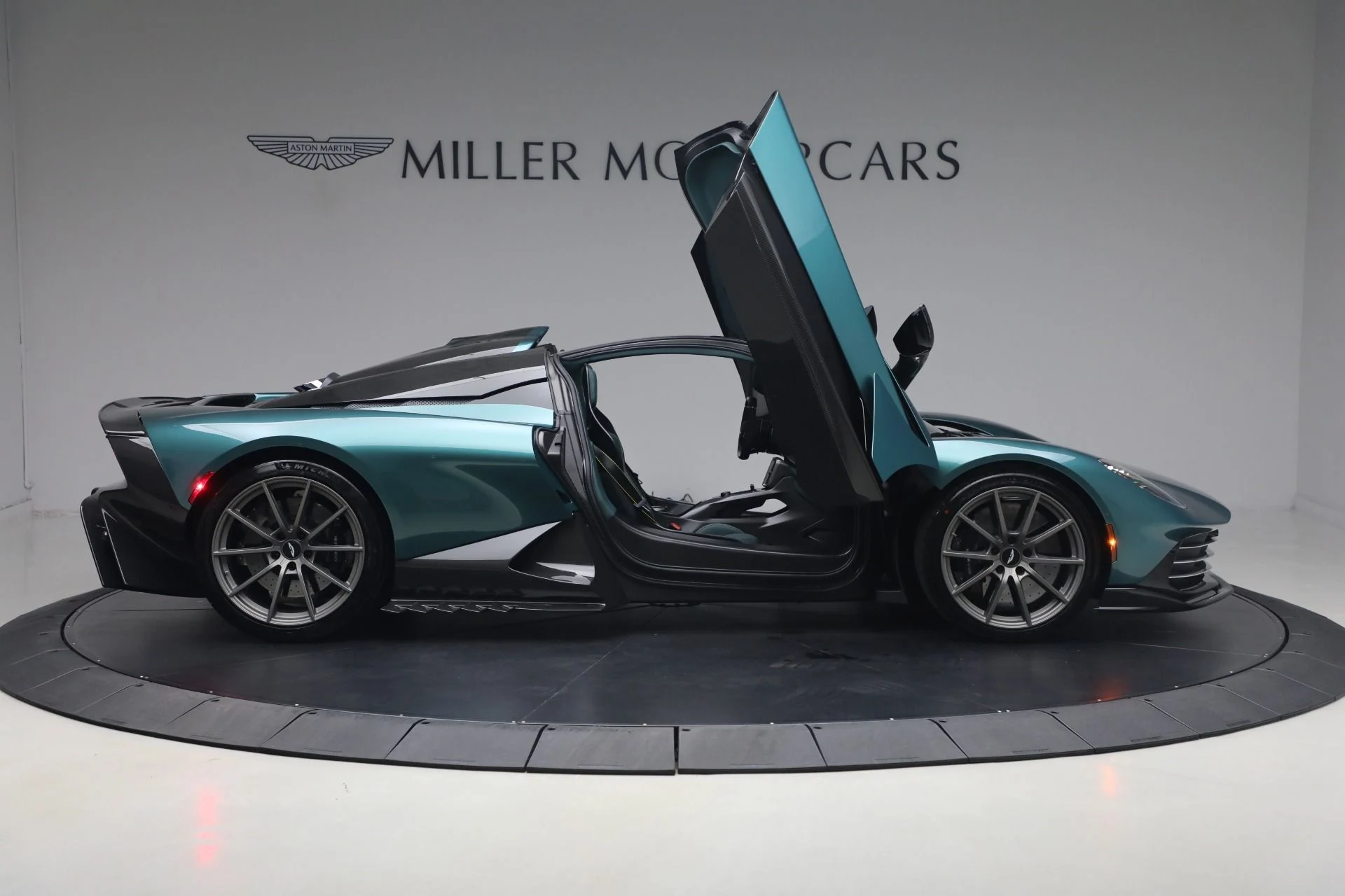 mph019_1753186521_New_2026_Aston_Martin_Valhalla_1779312487_c04cef9c79