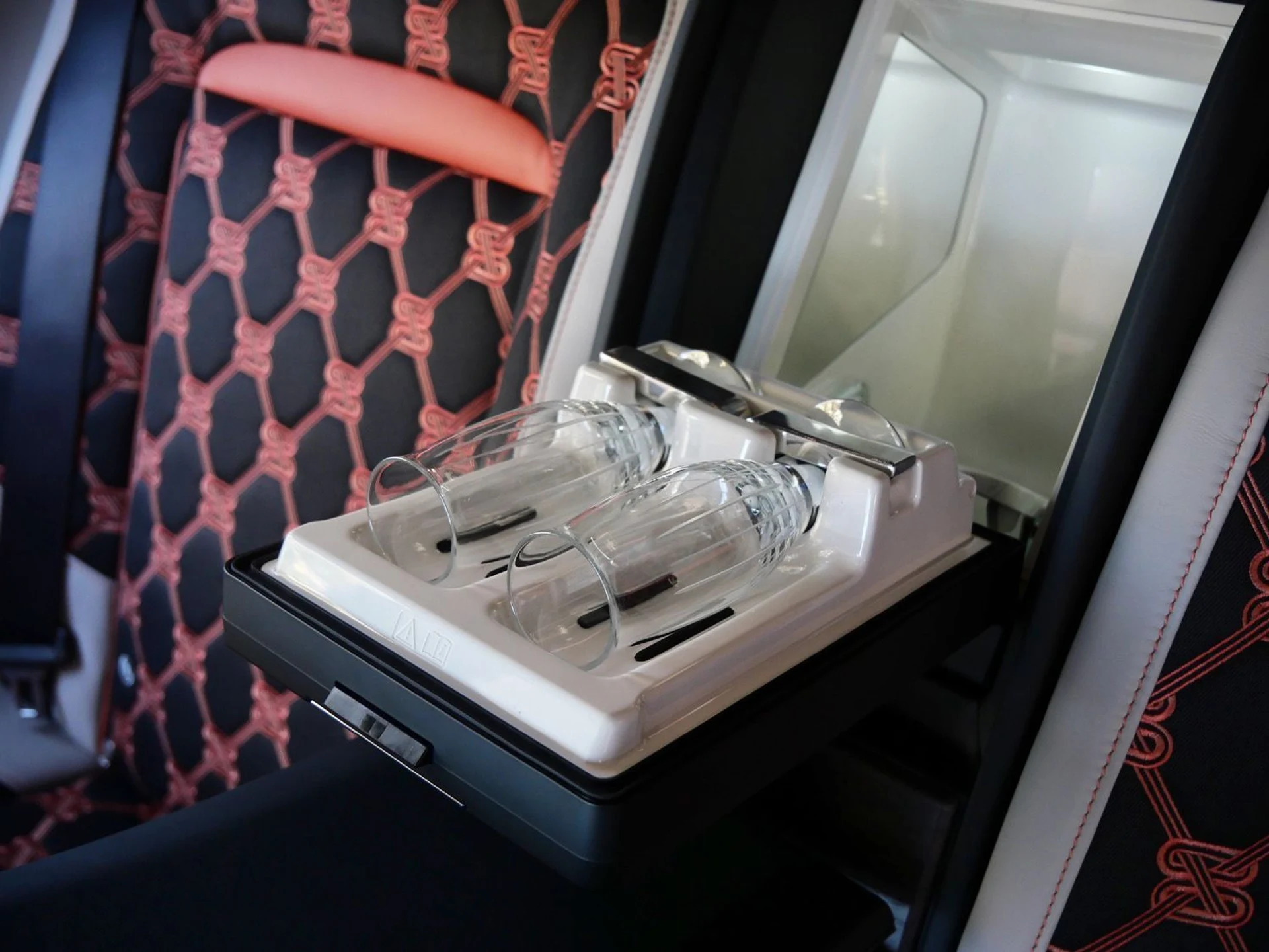 mph019_1754355412_9a5fbd0ae98129d626d8657f8d077cb9x_a1dd597511