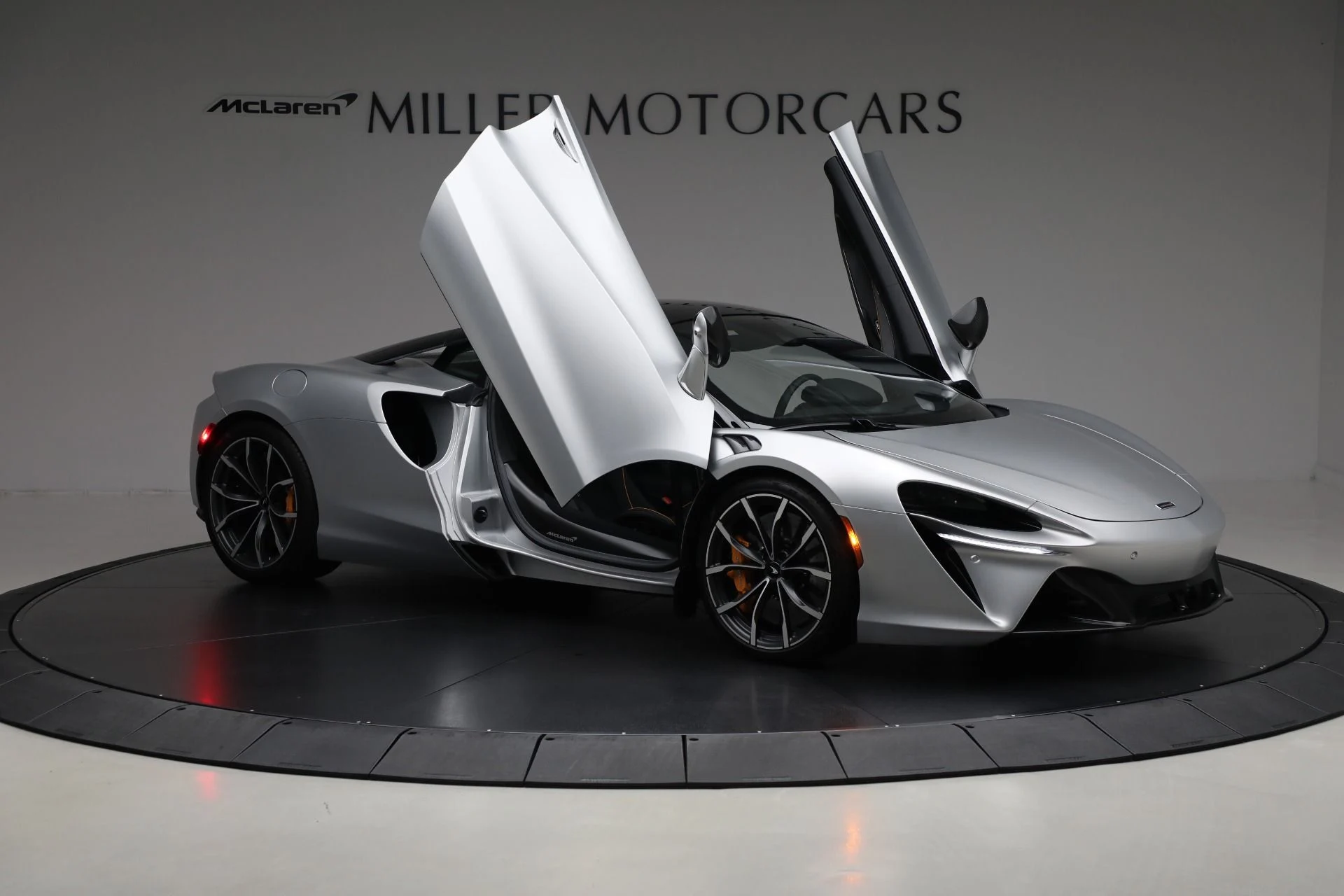 mph019_1760838604_Used_2023_Mc_Laren_Artura_Vision_bead08e0e7