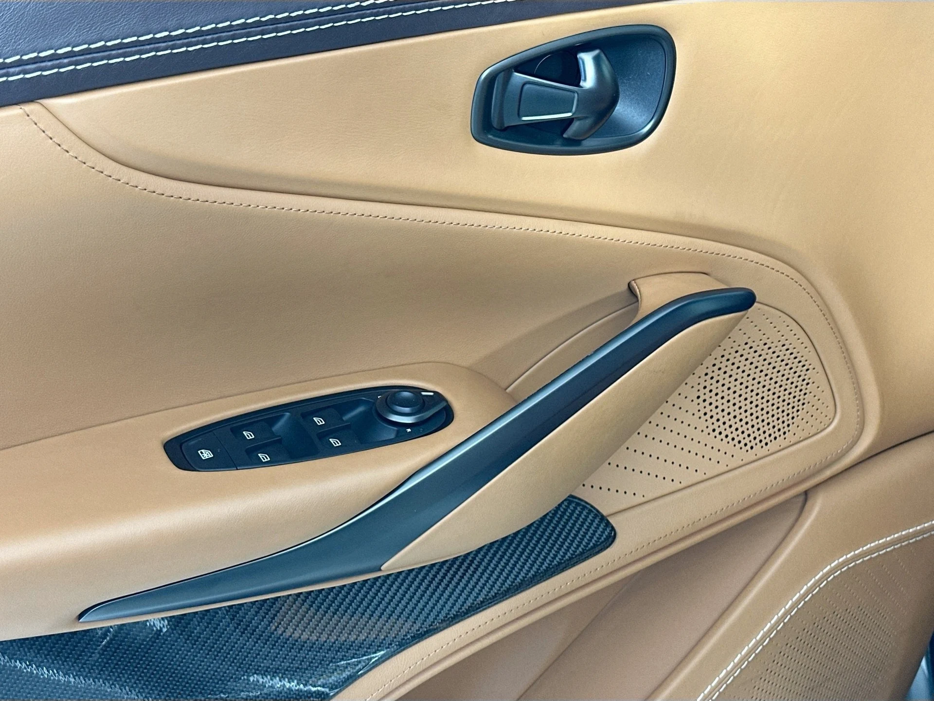 mph019_1763678115_20_563d6d6333