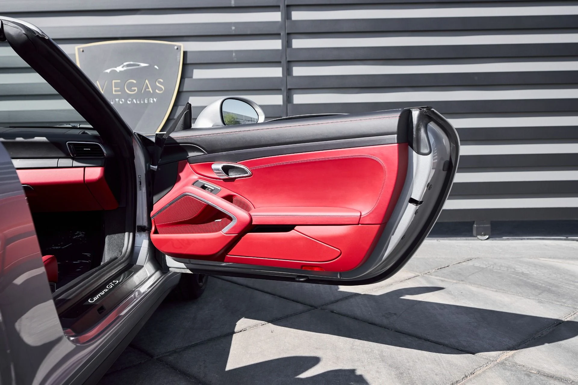 mph019_1767143319_Used_2019_Porsche_911_Carrera_4_GTS_1760406039_d7f07637e1