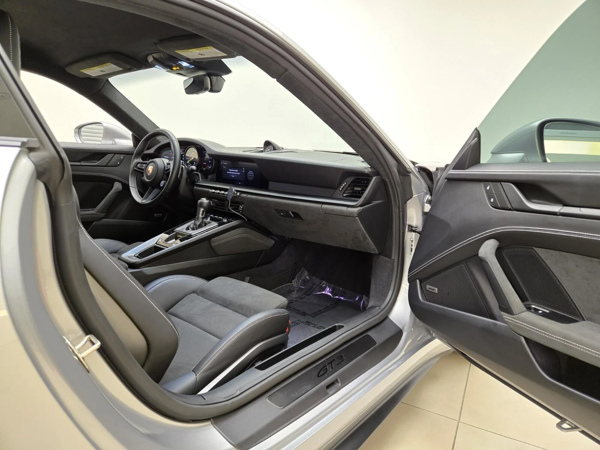 mph019_177193711_Used_2022_Porsche_911_GT_3_1768977961_7faff2369e