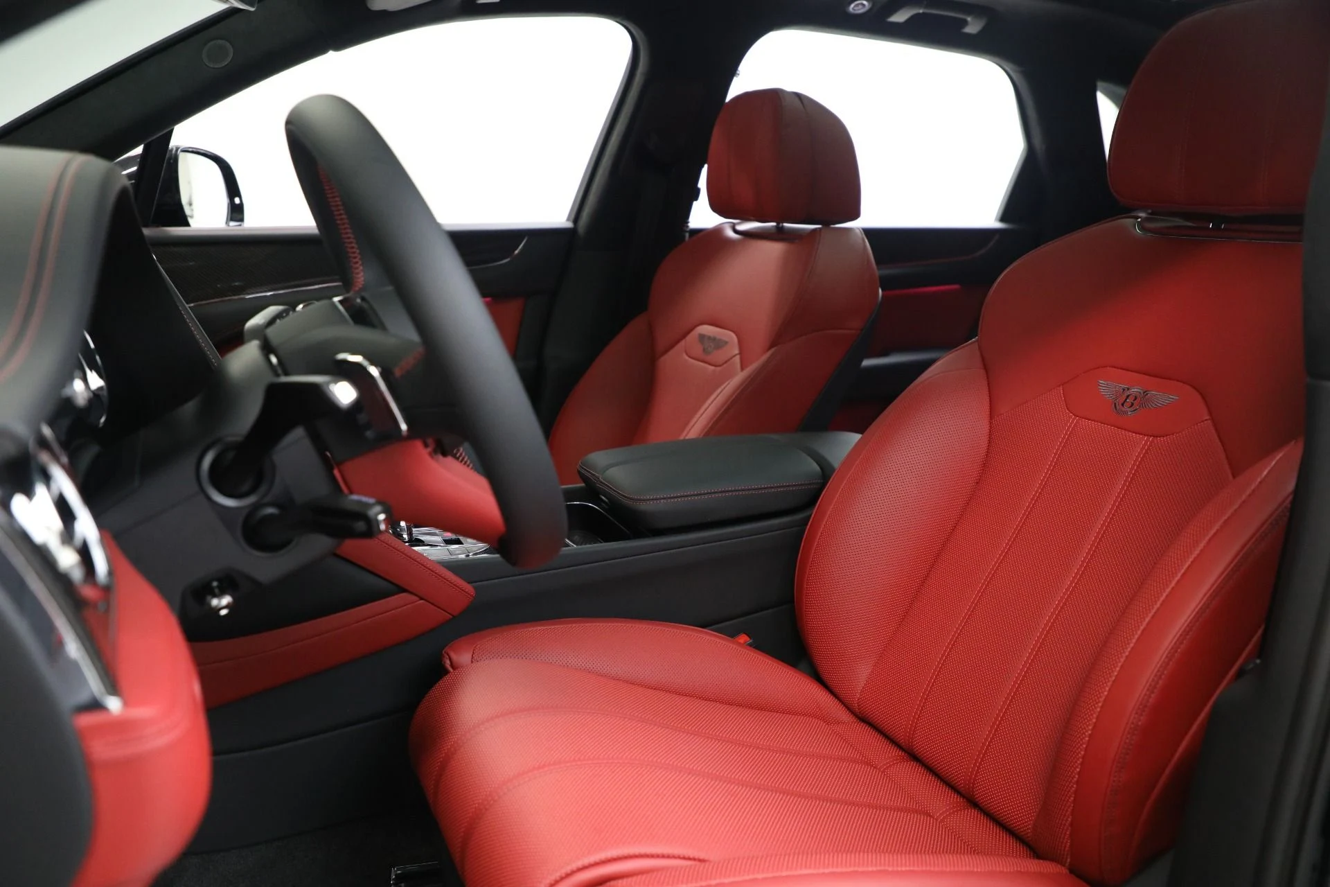 mph019_1774625579_New_2025_Bentley_Bentayga_V8_4c0e2a2554