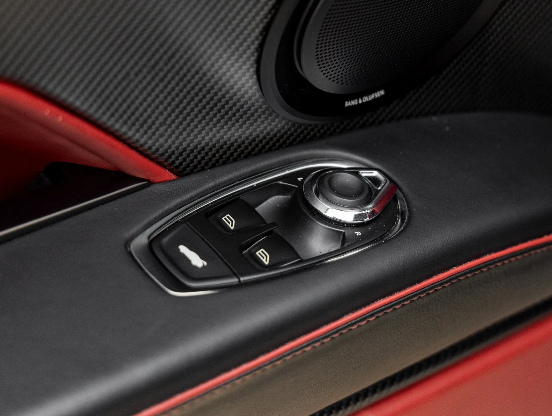 mph019_177558254_20_565e6b7396