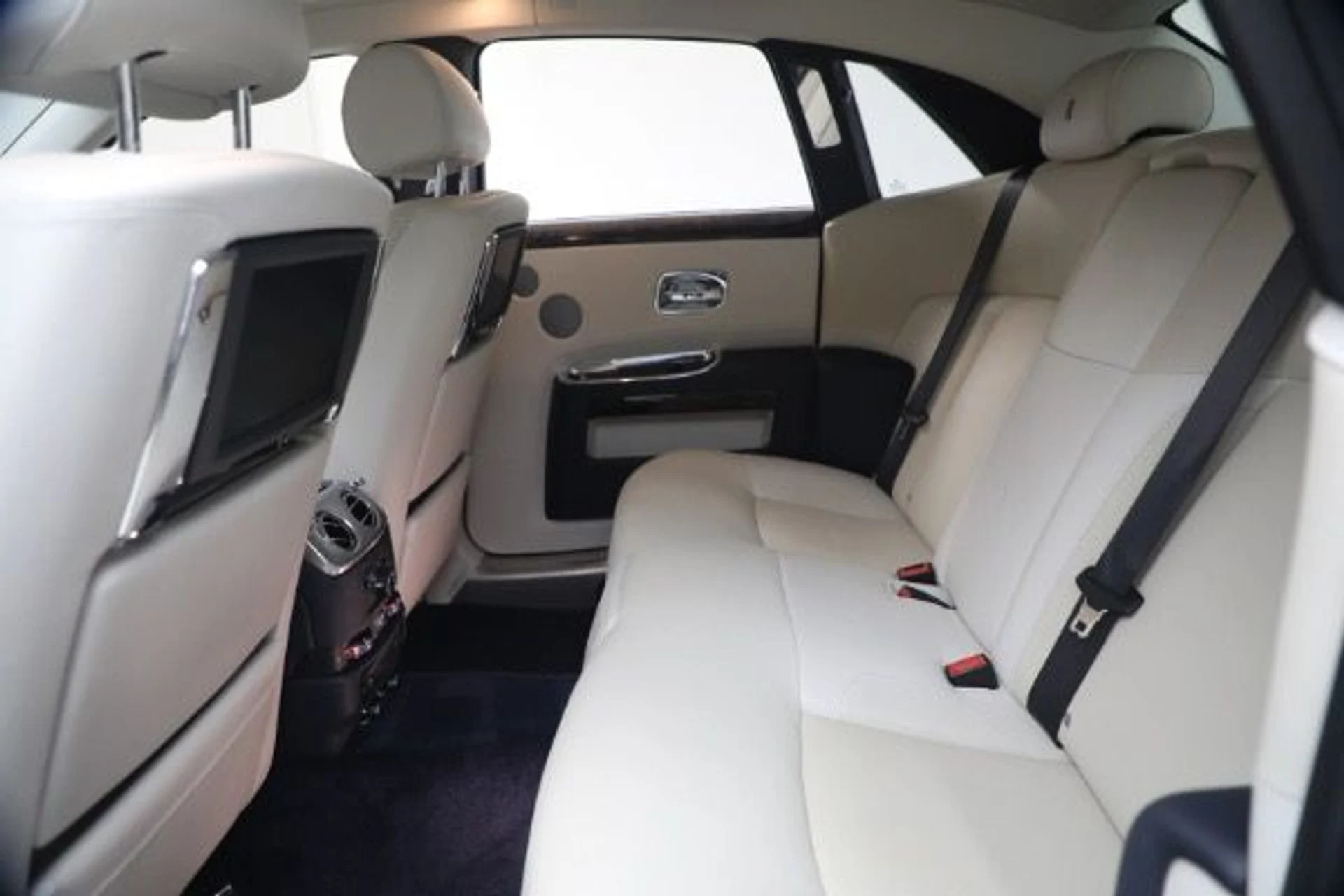 mph019_1781495346_Used_2014_Rolls_Royce_Ghost_46ca74393e