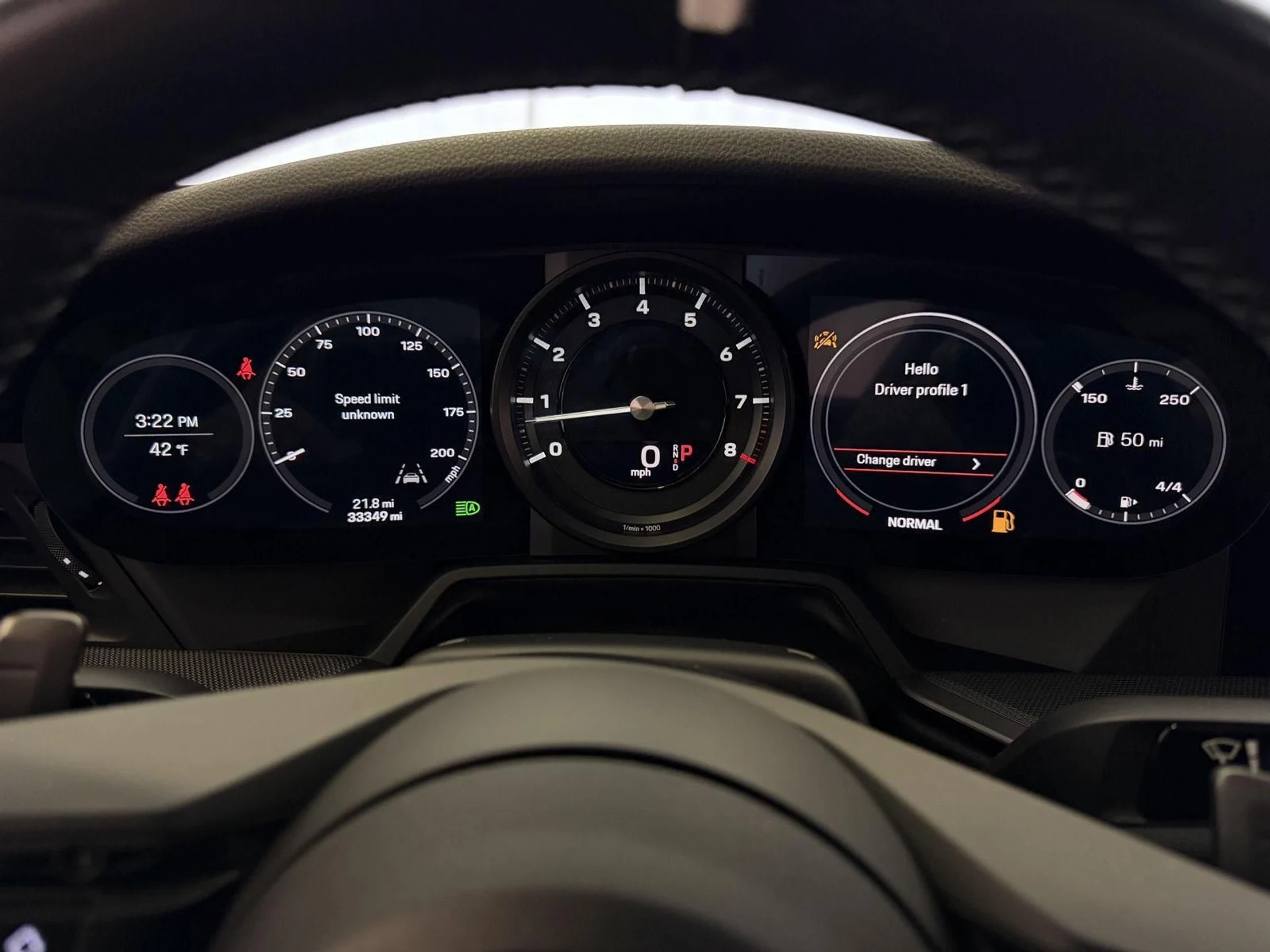 mph019_179135898_a39ae44ef3cb7f8bbf8f9d84b49e86fbx_900d53f660