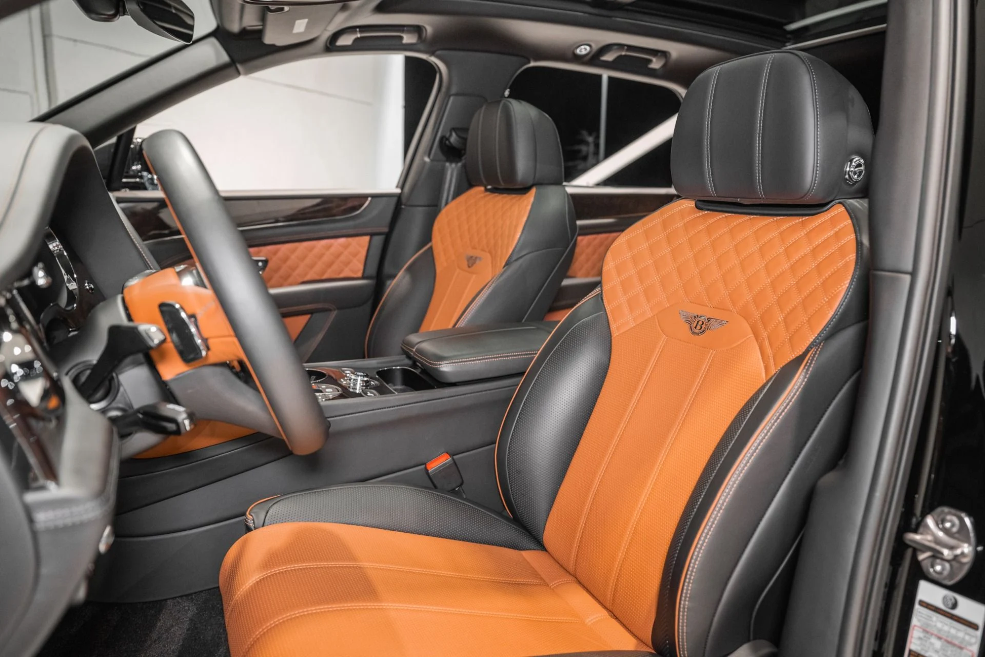 mph019_1793067337_Used_2022_Bentley_Bentayga_V8_1773164215_d07873e0f3