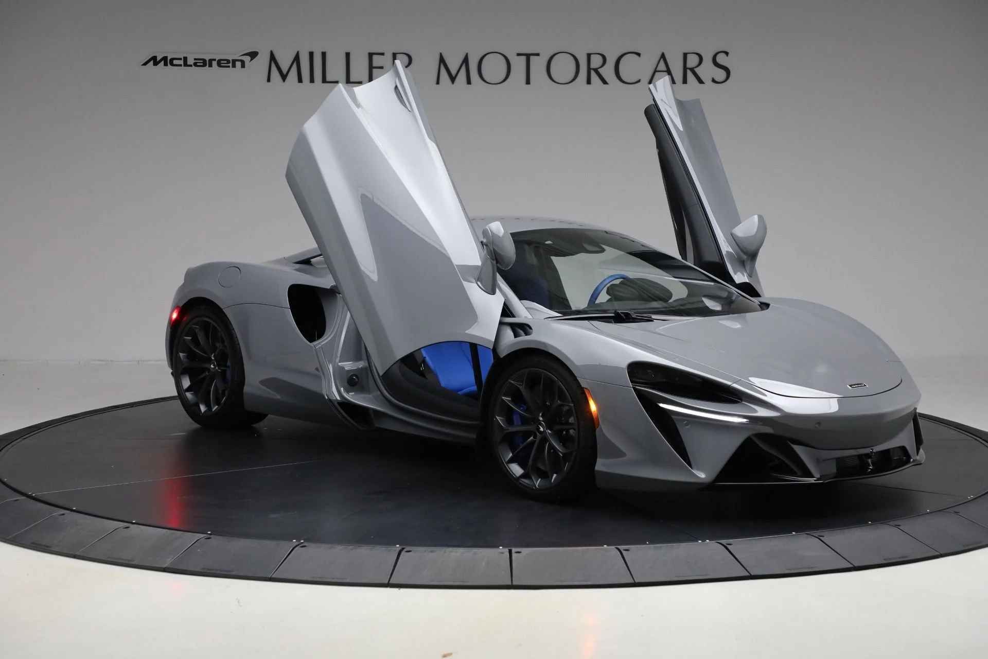 mph019_1794141109_Used_2023_Mc_Laren_Artura_57008fcc32