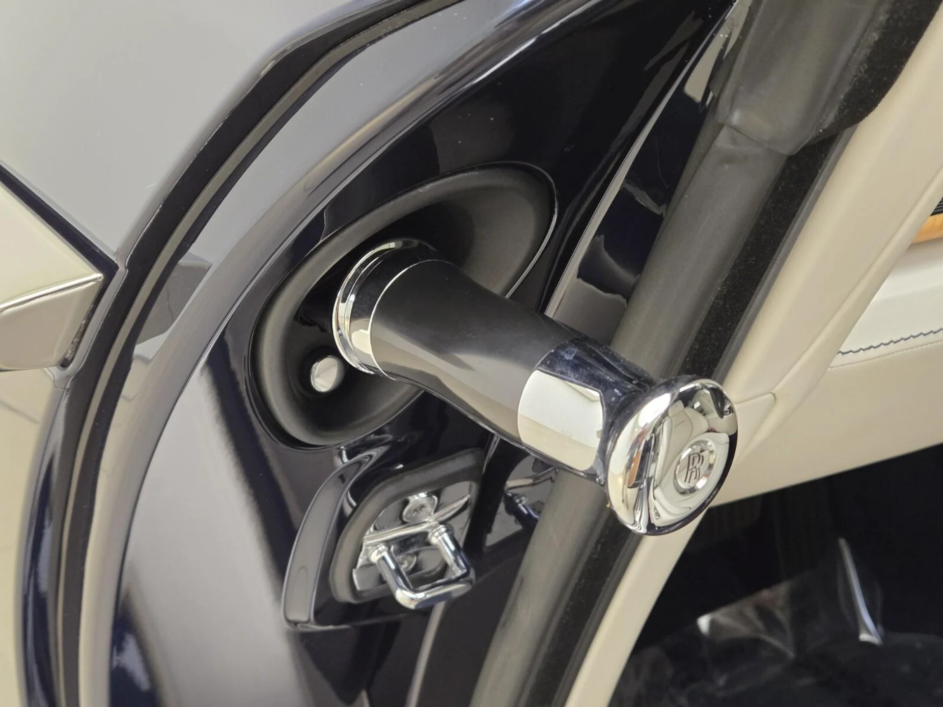 mph019_1797134212_Used_2016_Rolls_Royce_Wraith_1767163712_3ff1b29c7c