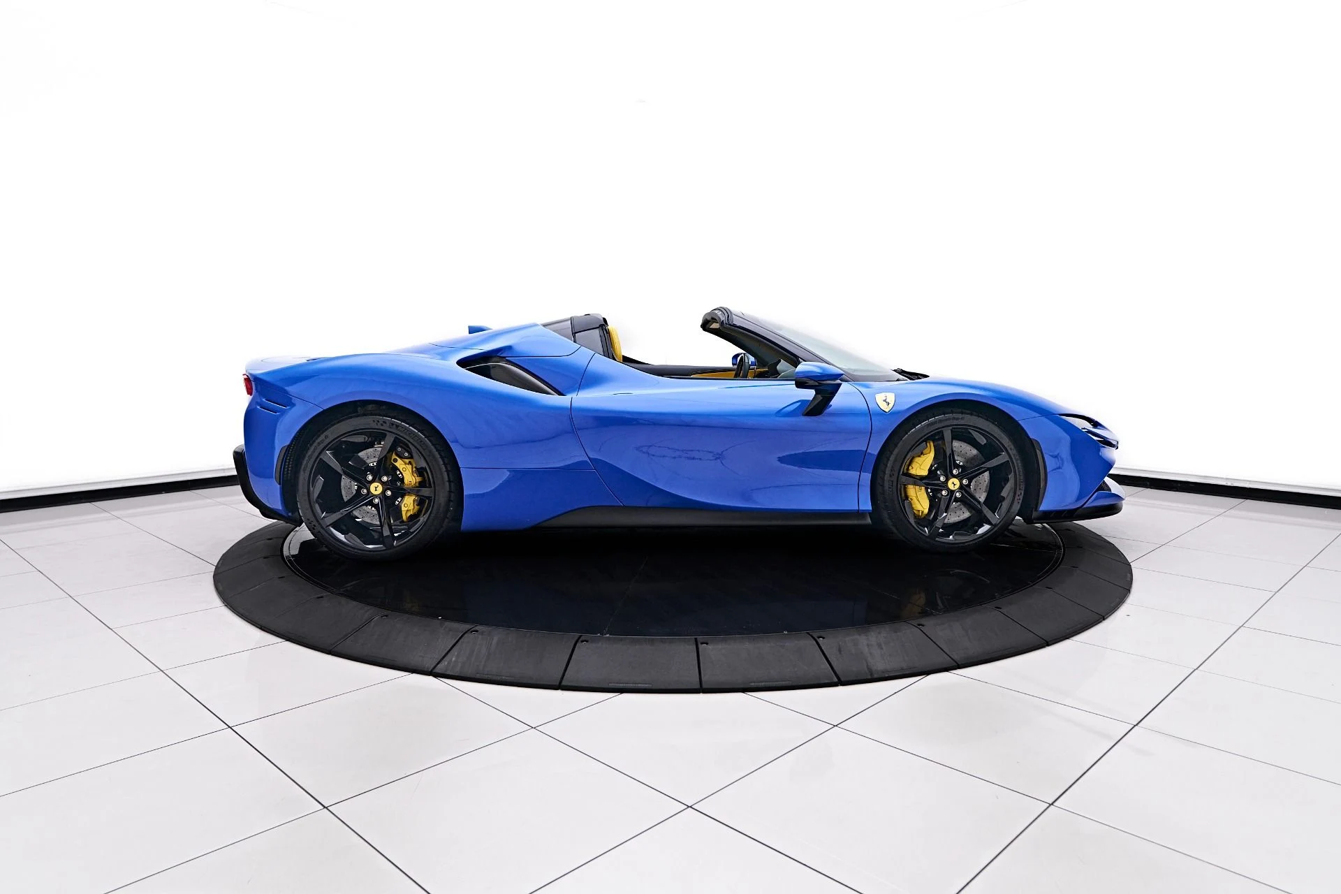mph019_1801638538_Used_2024_Ferrari_SF_90_Spider_Base_1752630680_abf7dac11a