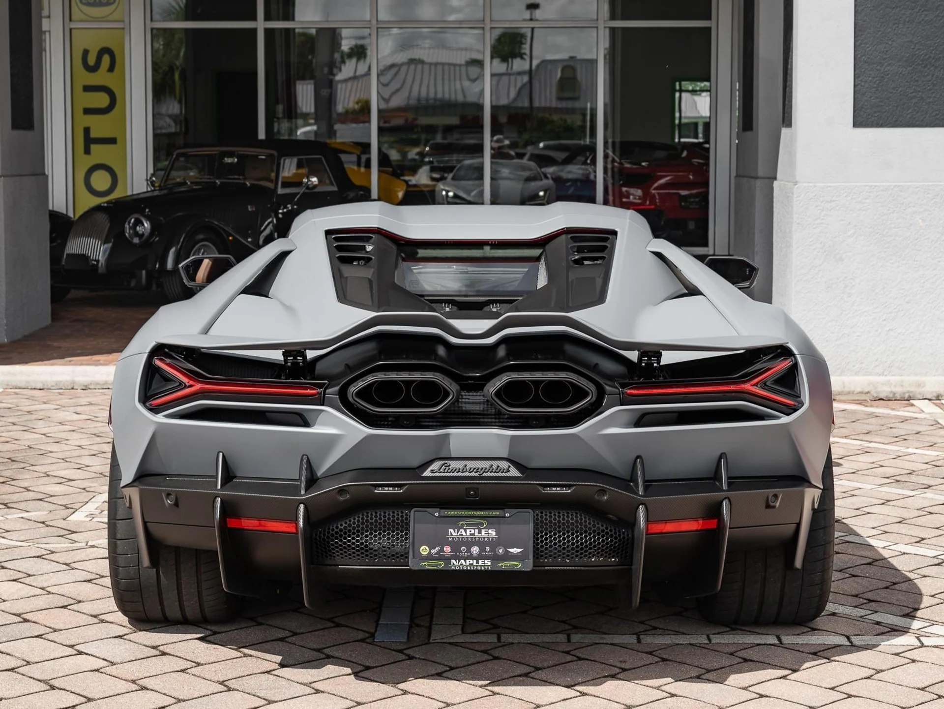 mph019_1802401853_Used_2024_Lamborghini_Revuelto_1758910277_edcecc13be