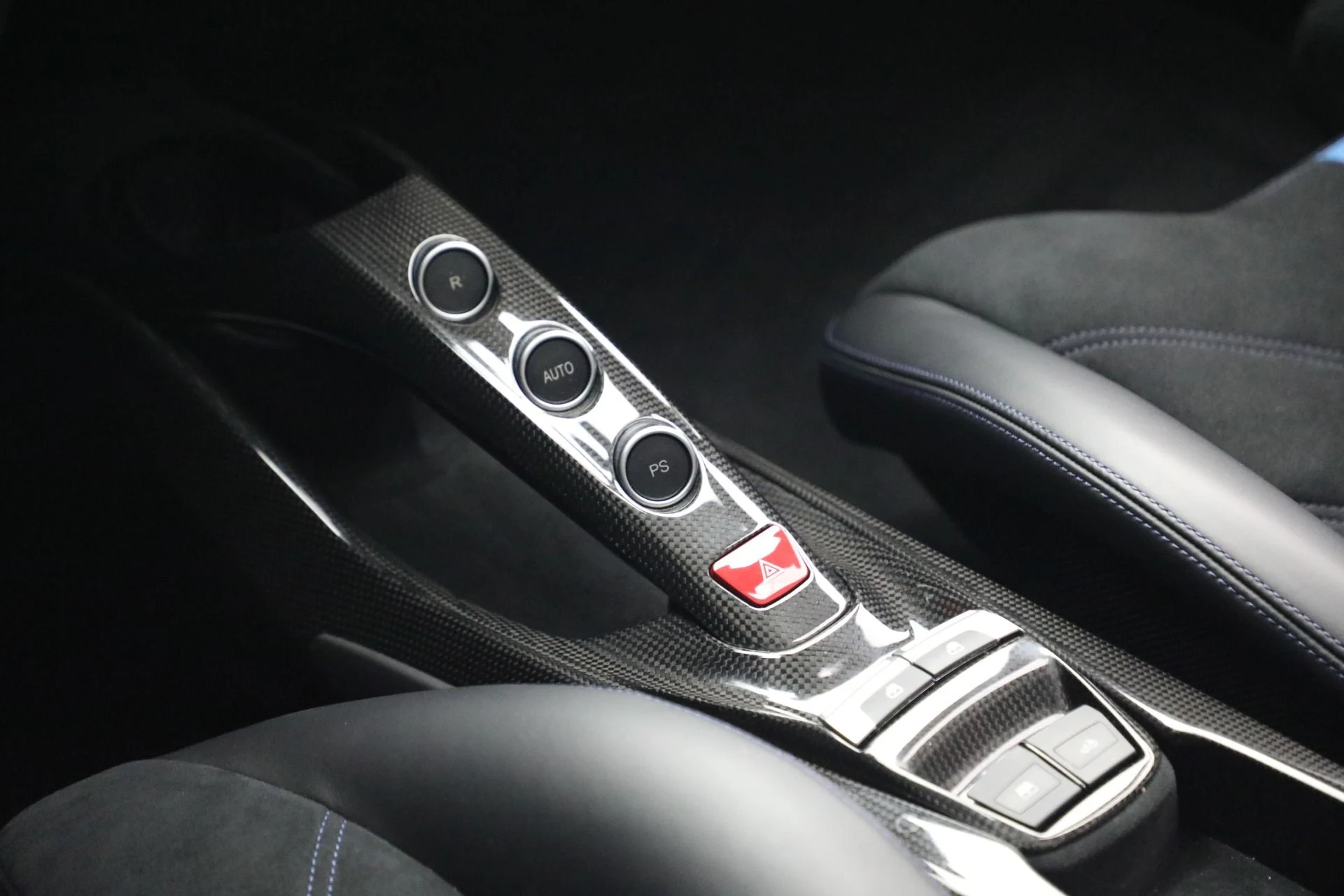 mph019_1808003513_Used_2017_Ferrari_488_Spider_1779887206_3aa8ce2d65