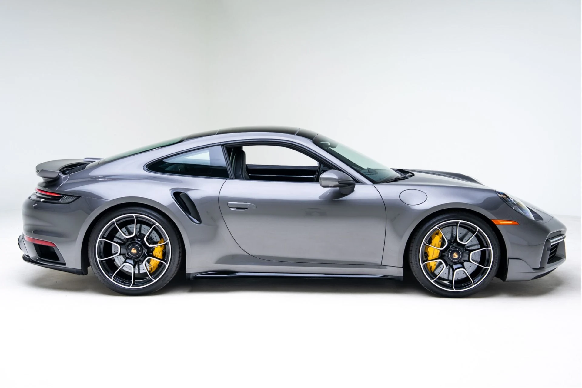 mph019_1810264981_Used_2024_Porsche_911_Turbo_S_1769194079_adb5c6c6bf