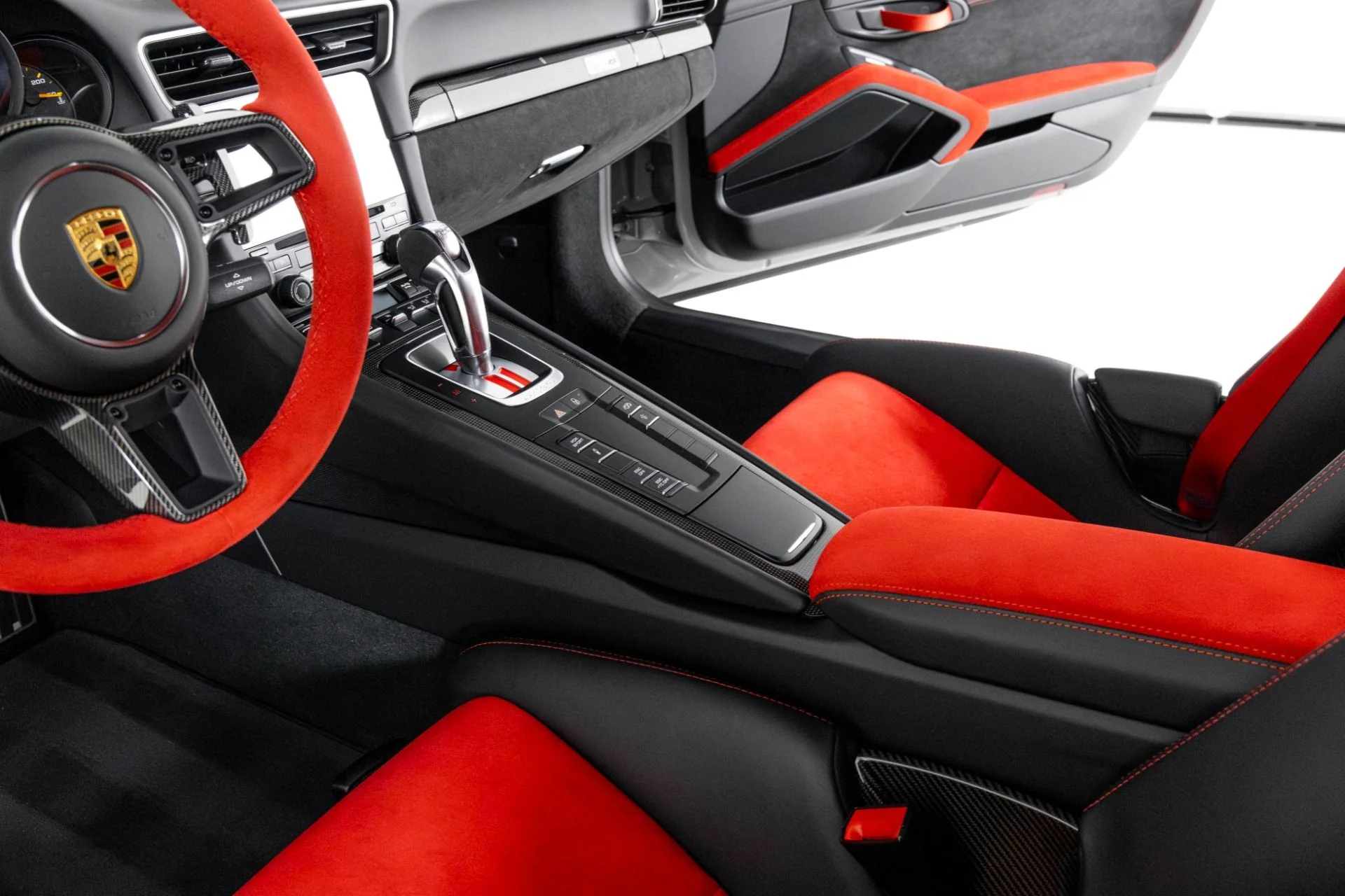 mph019_1821014877_Used_2018_Porsche_911_GT_2_RS_1762984471_50687c68d1