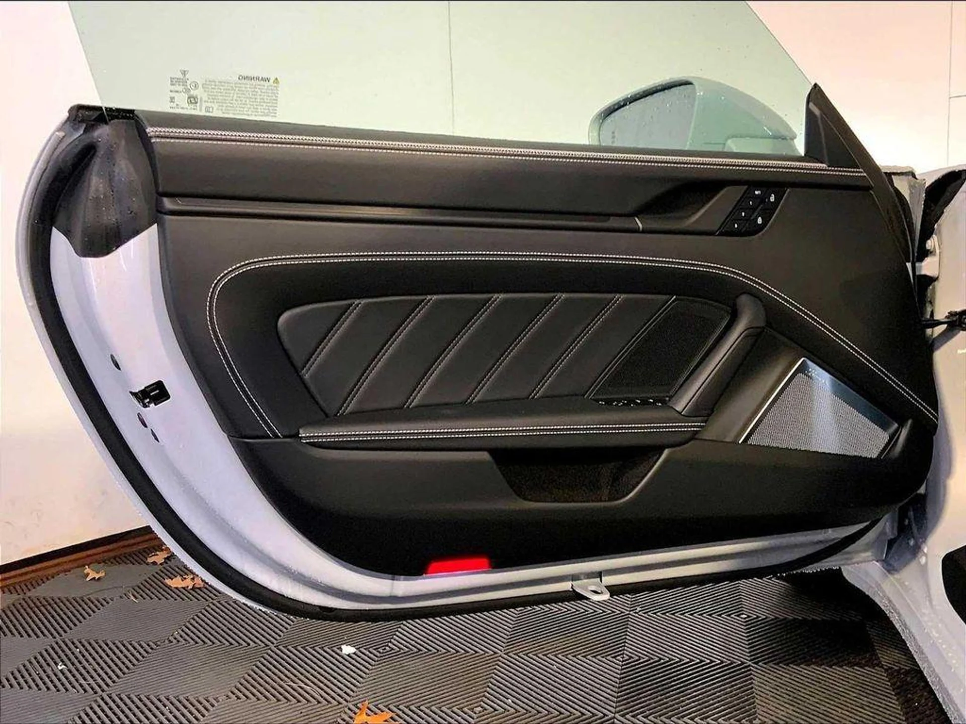 mph019_1824746518_u_K8qt_D_Tin_W_De0cvi_FFC_Ony7_GC_4g_90837f6a9c