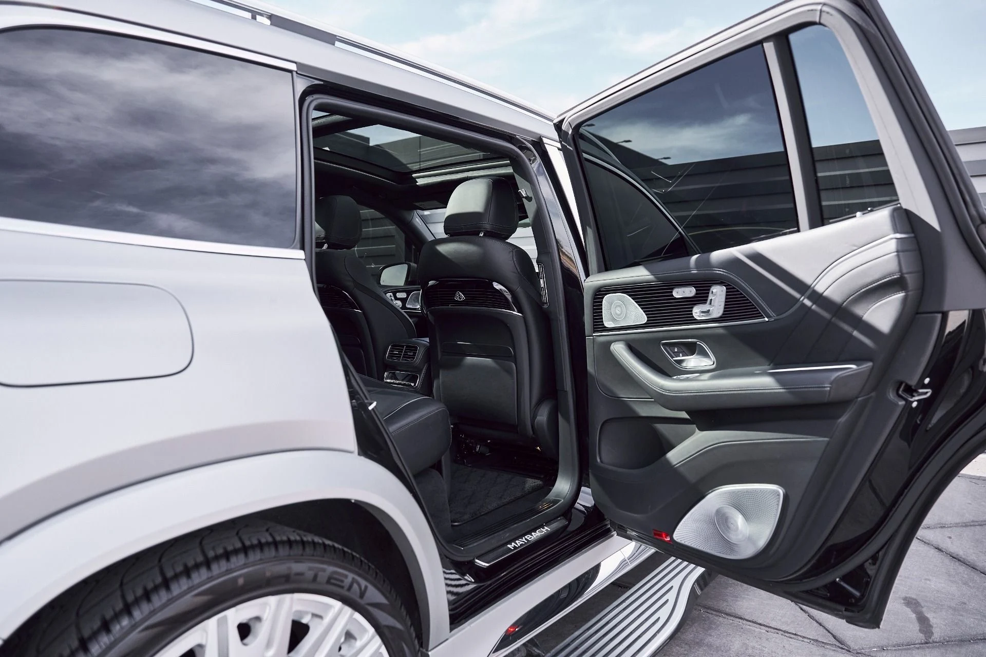 mph019_1830045755_Used_2021_Mercedes_Benz_GLS_Maybach_GLS_600_1768358342_2888b25e1a