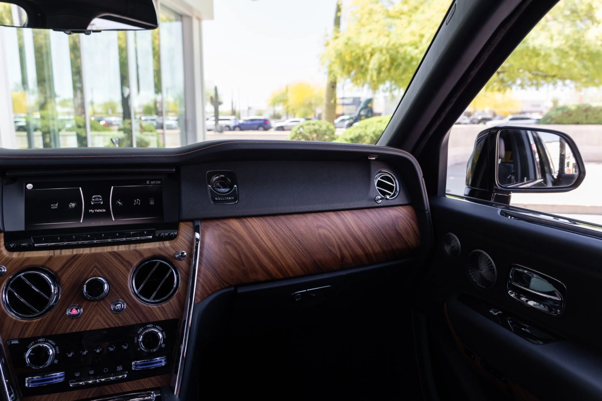 mph019_1830393897_Used_2021_Rolls_Royce_Cullinan_1774297263_32c590a3a6