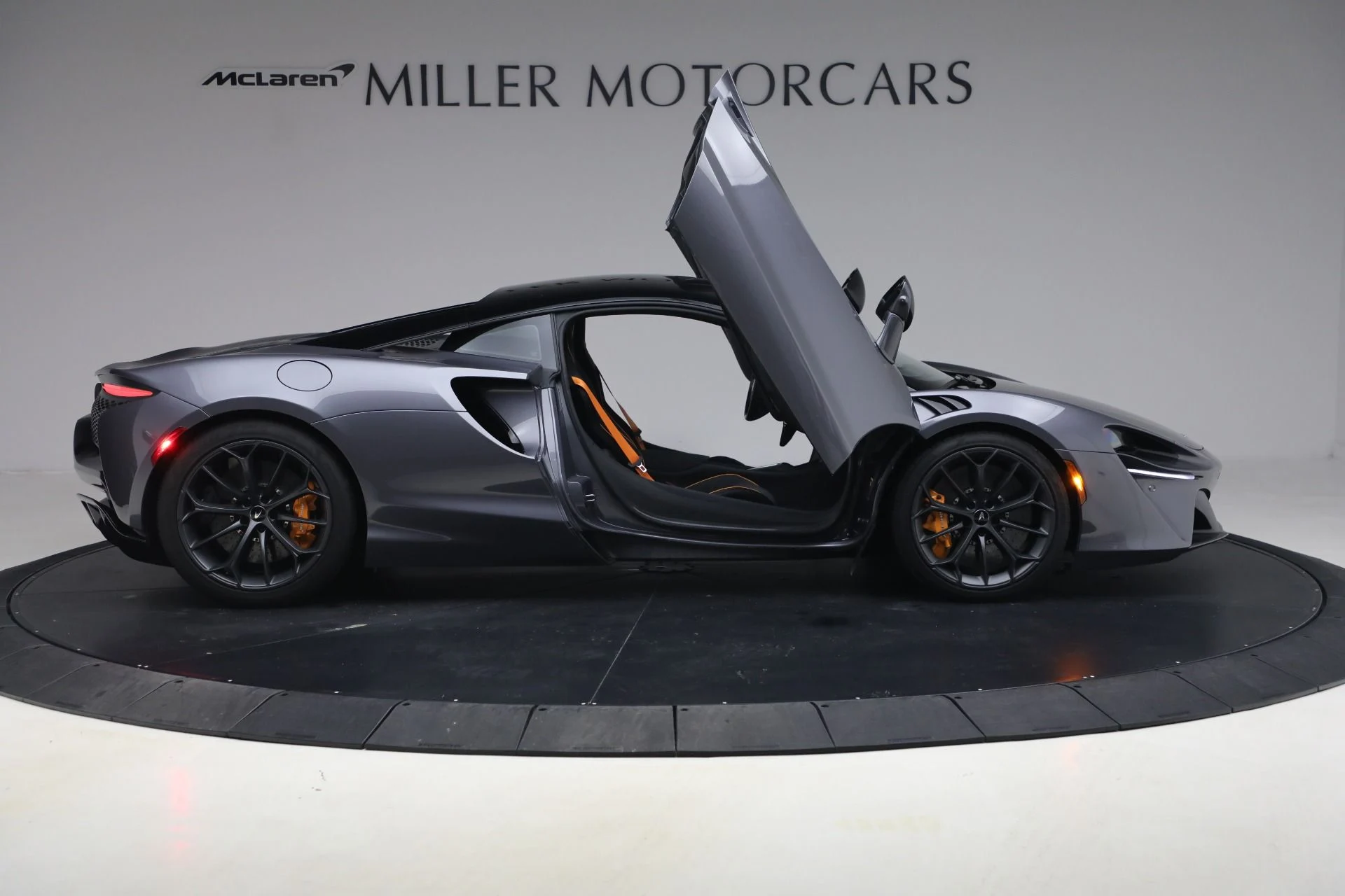 mph019_1842664507_Used_2024_Mc_Laren_Artura_Performance_750e930f1a