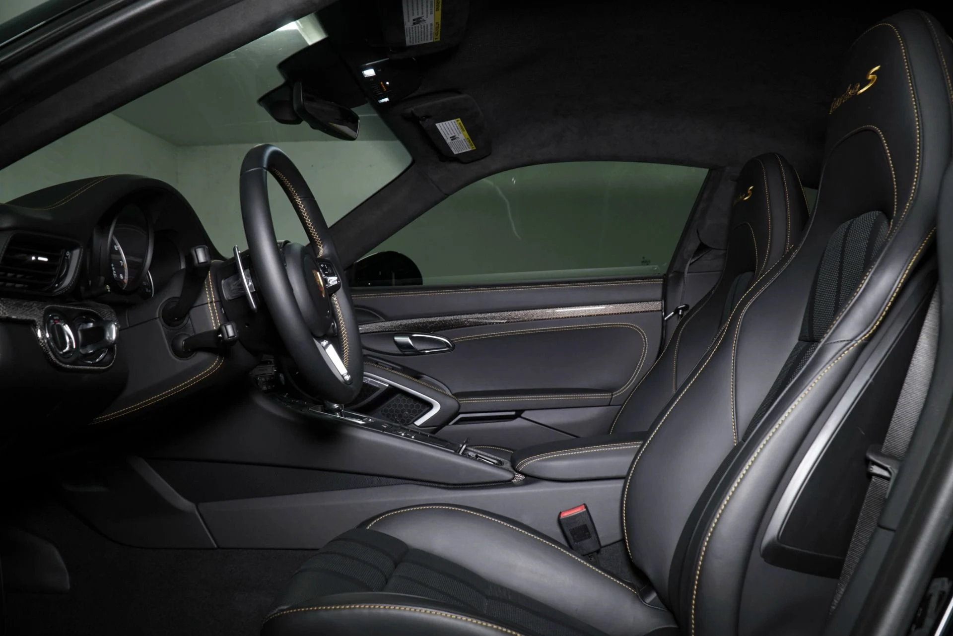 mph019_1850477763_Used_2018_Porsche_911_Turbo_S_1775836607_463c8376c6