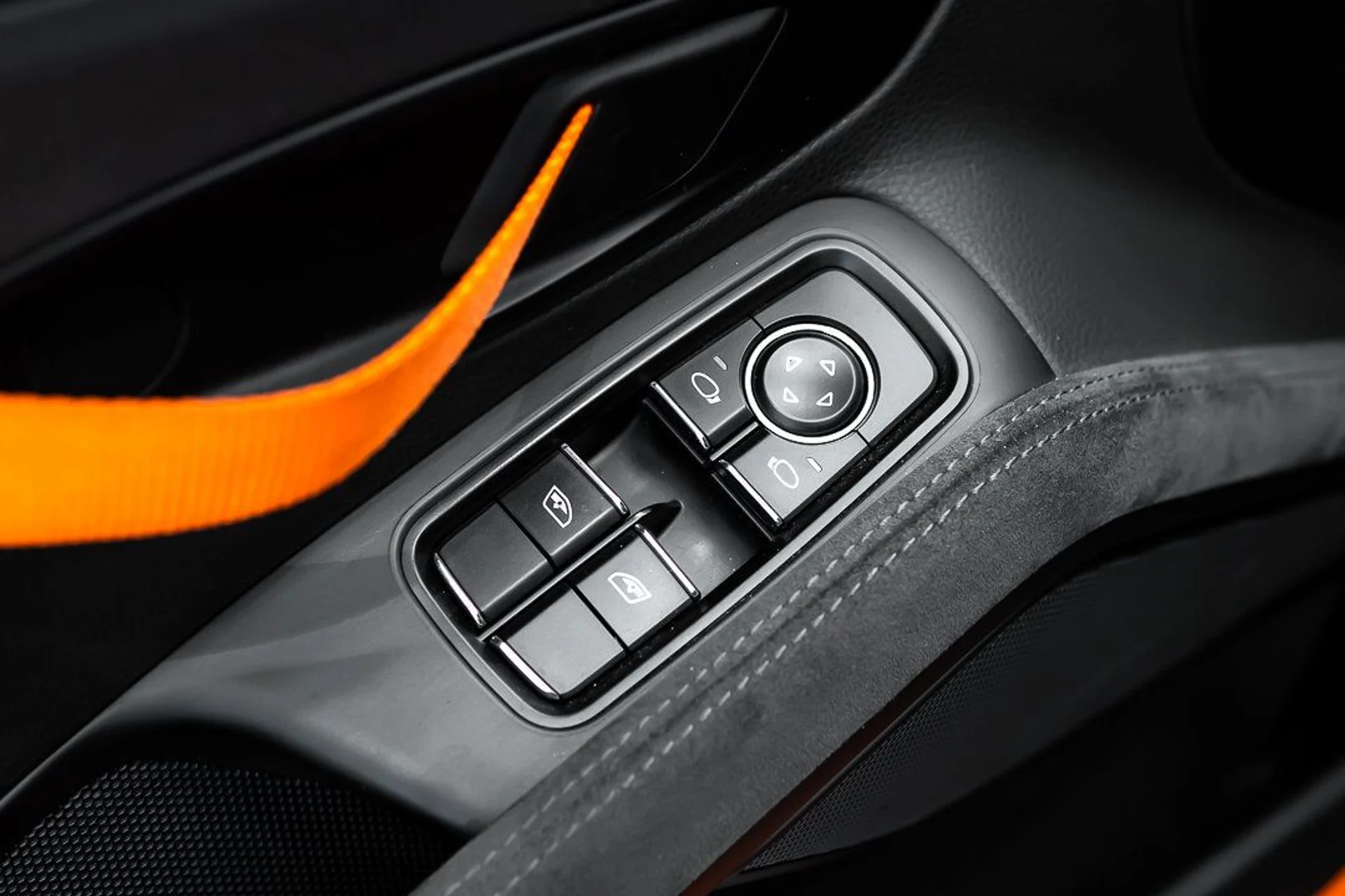 mph019_1852372096_porsche_911_2016_jpg_v_1754355020_946fe8bbd0