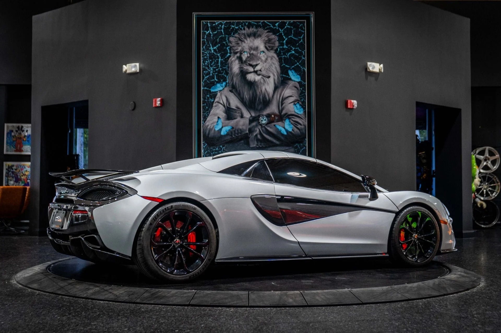 mph019_1857171453_Used_2018_Mc_Laren_570_S_Spider_Loaded_Spec_Larini_exhaust_1765511070_d9322a5e7c