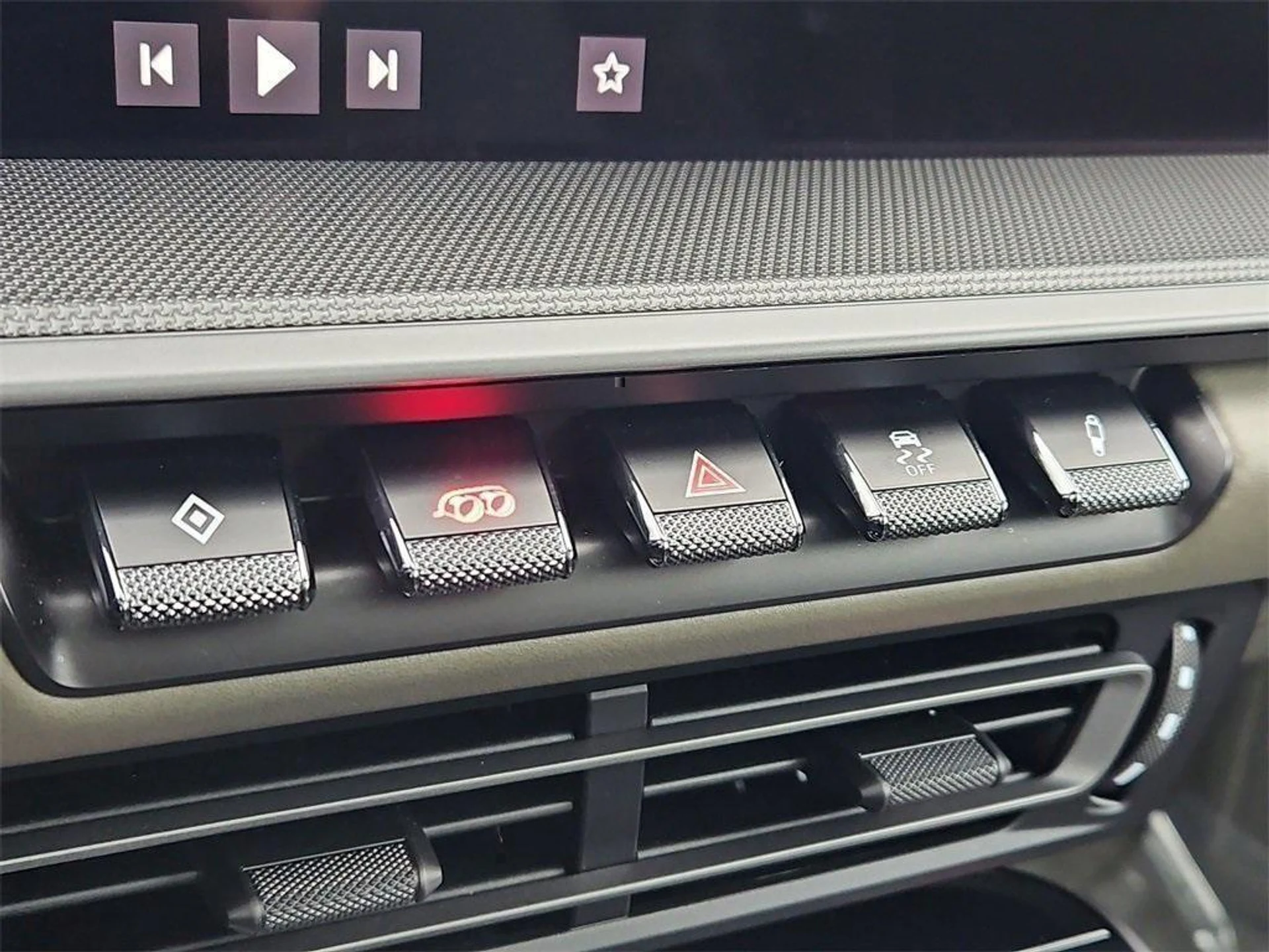 mph019_1858775750_xye_C5_Zq_S6xkwpyzi_Tu4qe_Jz_LR_70_3602e4849b