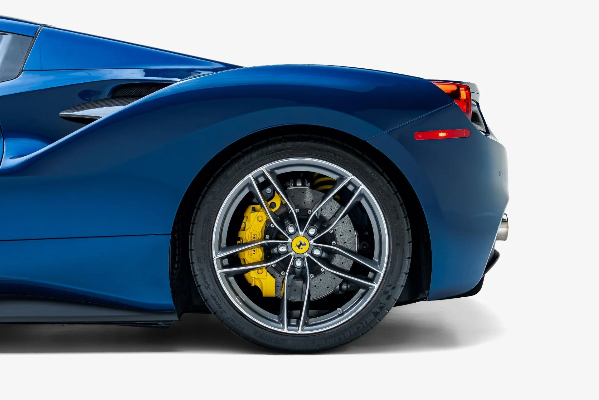 mph019_1860181527_Used_2019_Ferrari_488_Spider_1791569516_7e2d444d93