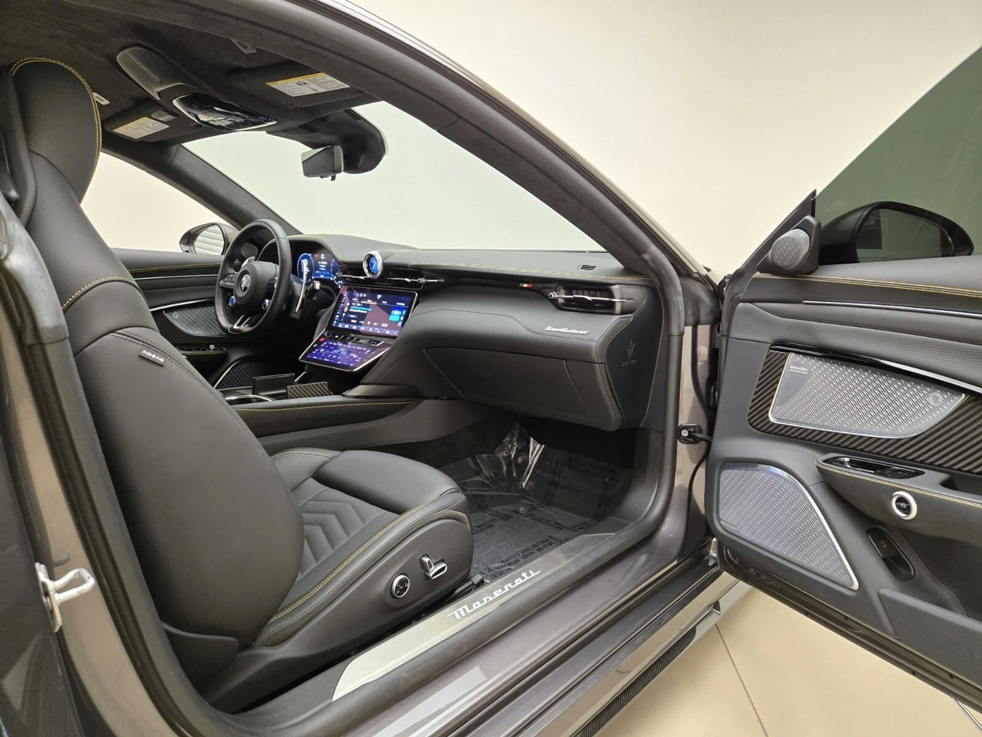 mph019_1861623041_Used_2024_Maserati_Gran_Turismo_Trofeo_1770446695_6de0523881