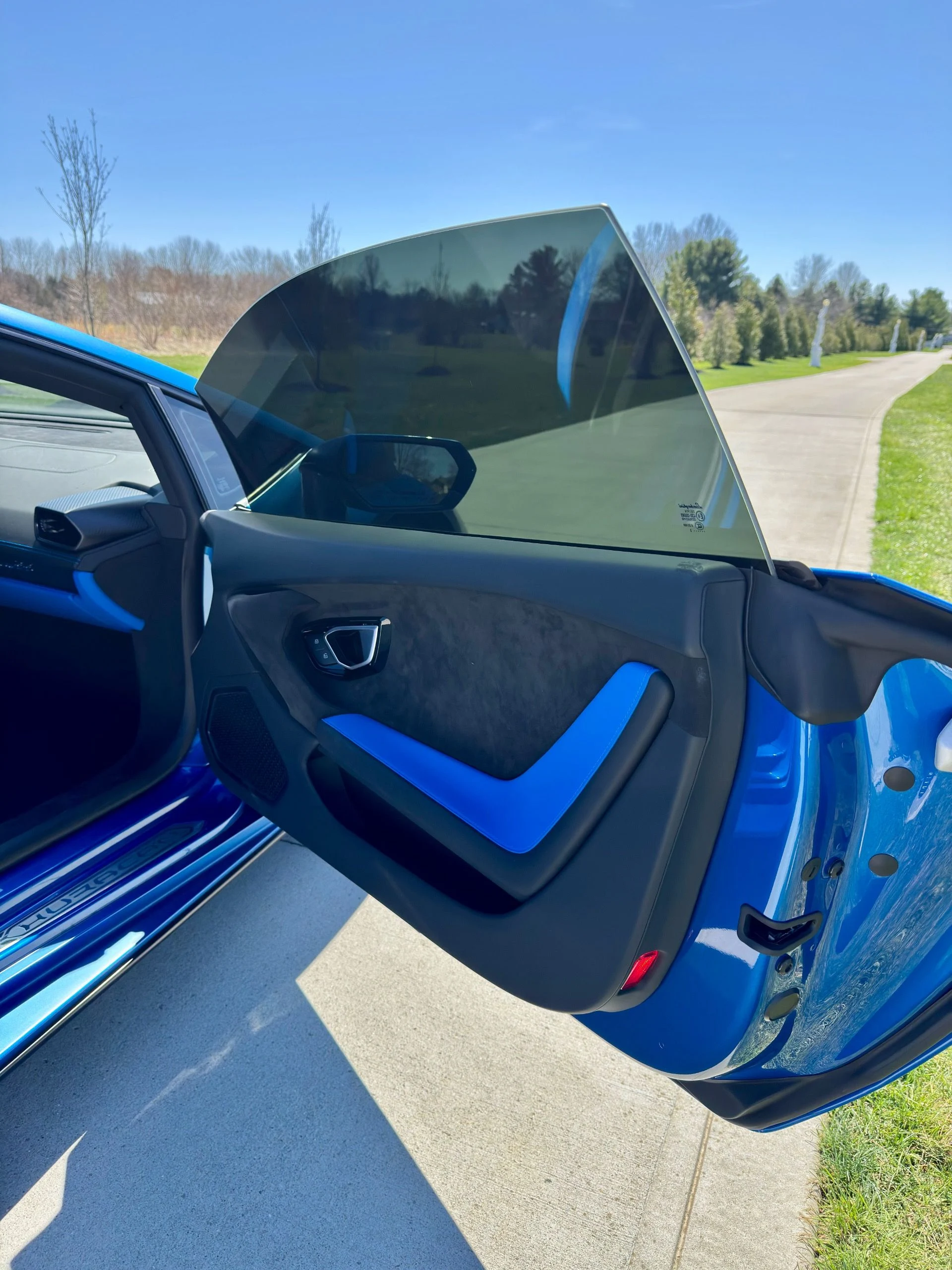 mph019_1862286331_Used_2023_Lamborghini_Huracan_Tecnica_1774373424_da95bb8e80