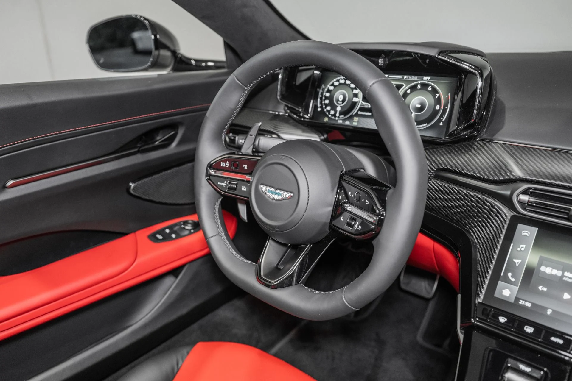 mph019_1867537657_New_2026_Aston_Martin_Vantage_S_Roadster_1786373251_6d04013aad