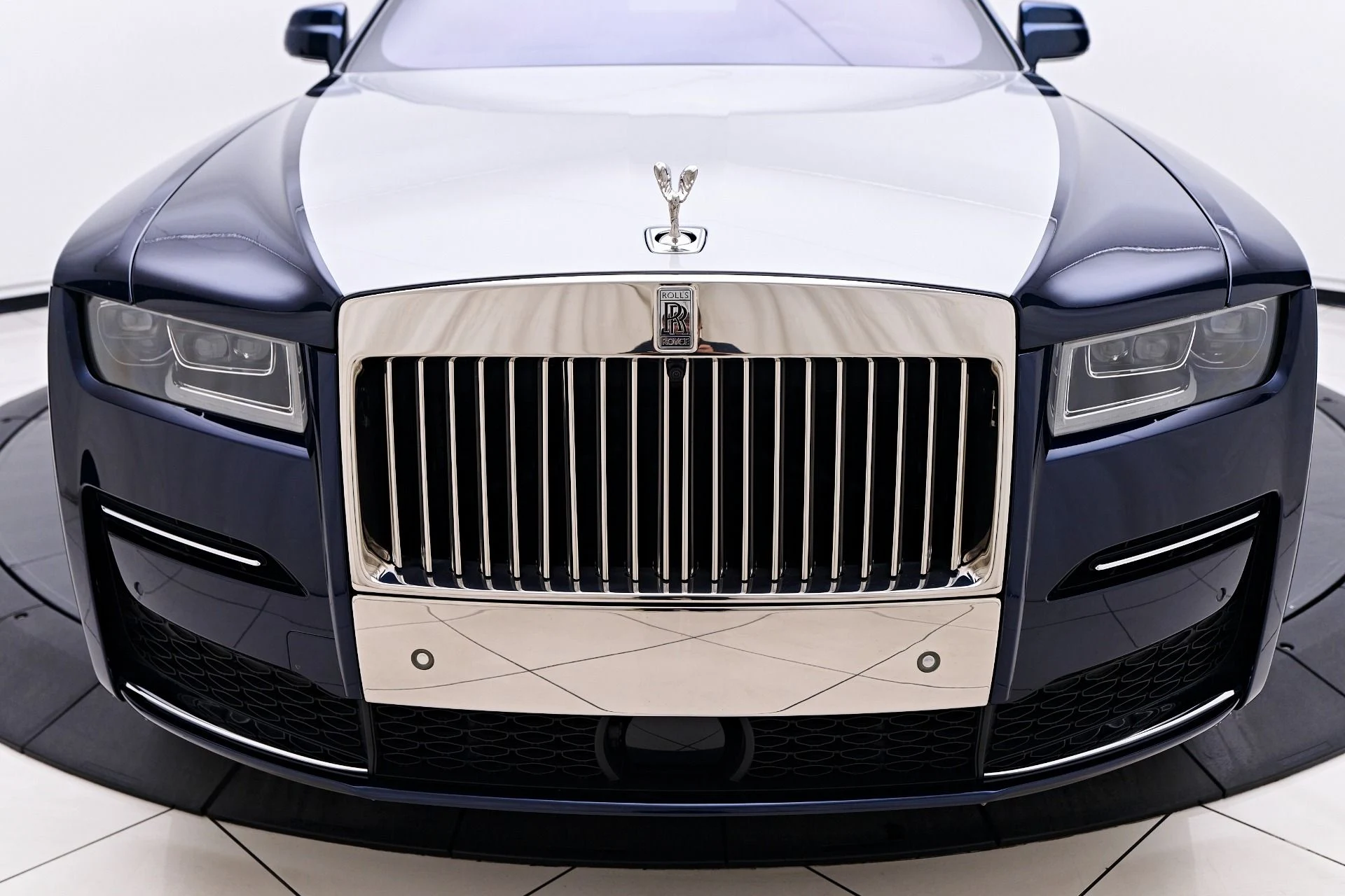 mph019_1871226392_Used_2023_Rolls_Royce_Ghost_1755200436_0a97c321e7