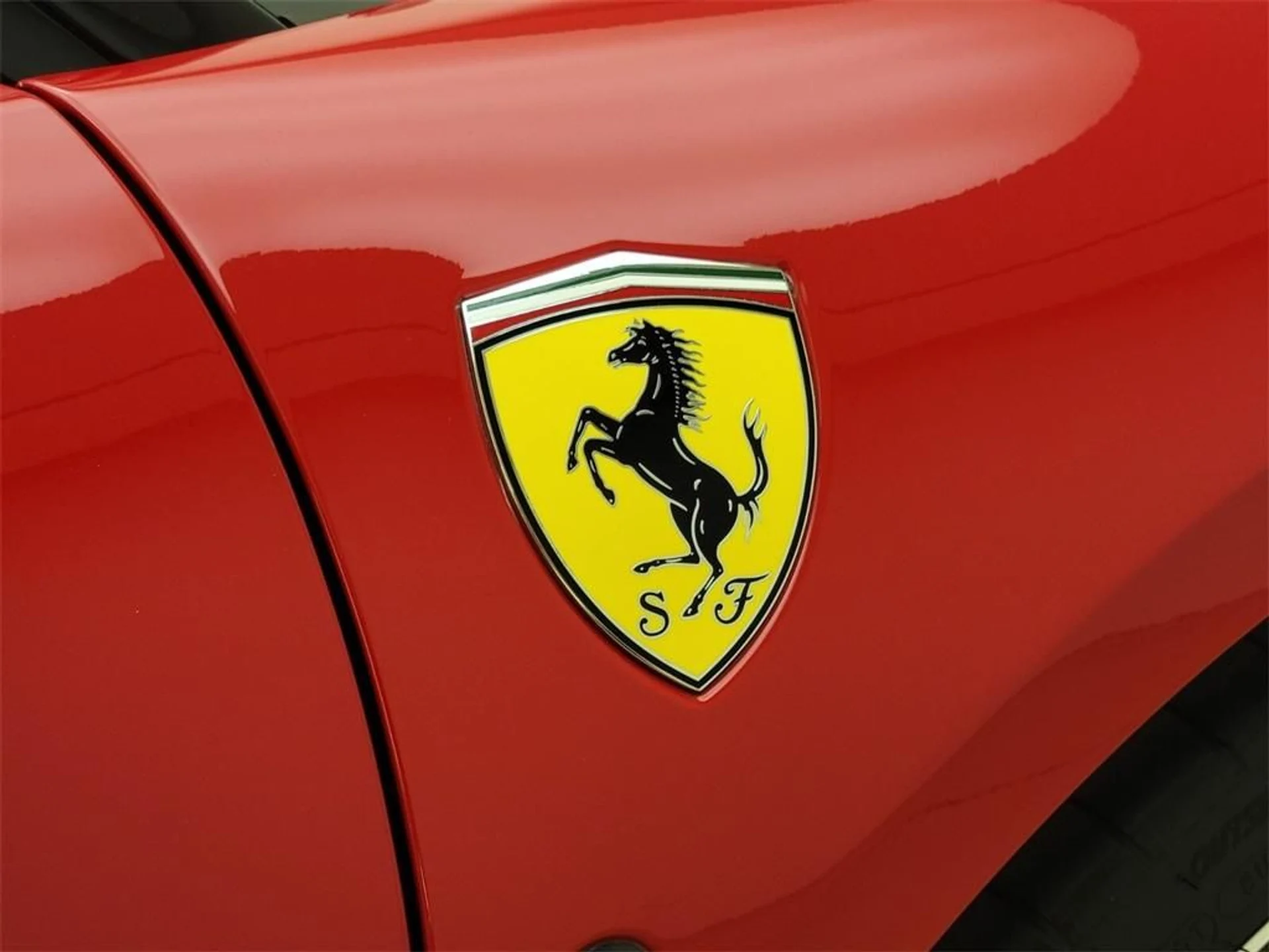 mph019_1871782495_Used_2020_Ferrari_F8_Tributo_1716042522_f25b759771