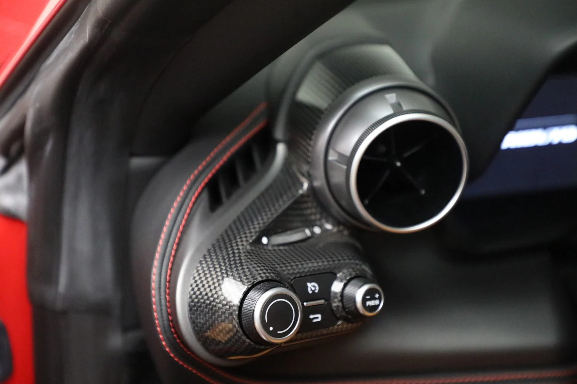 mph019_1873348229_Used_2020_Ferrari_F8_Tributo_1762634390_4f7f95f6c4