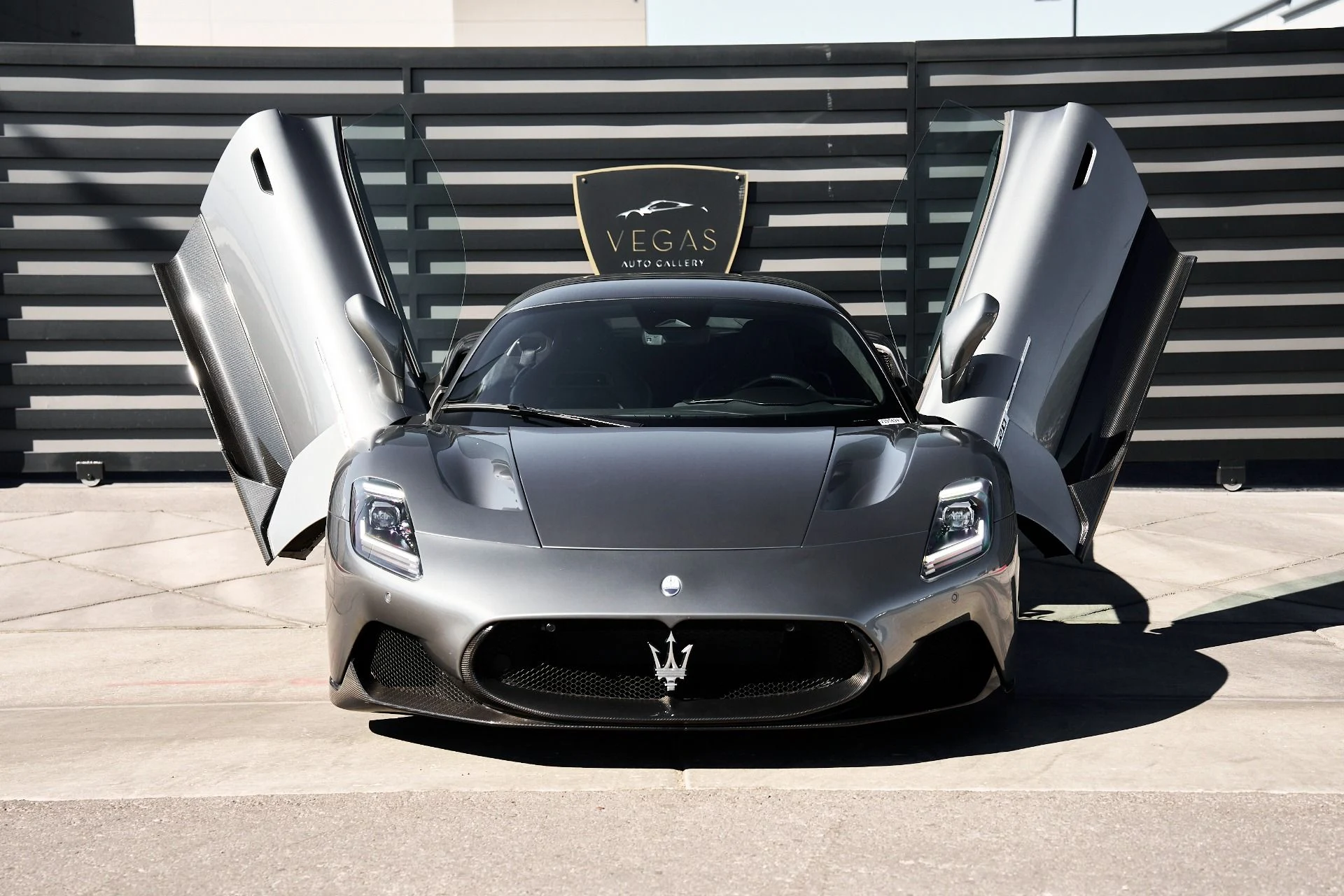 mph019_1875054569_Used_2022_Maserati_MC_20_Base_1760737481_7bf7a47512