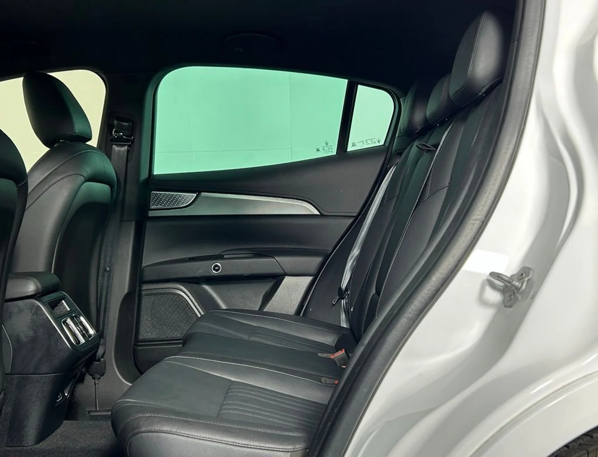 mph019_1881126913_qzn4owpgdc8dzw9xkr6va9ietiij_d28fa10805